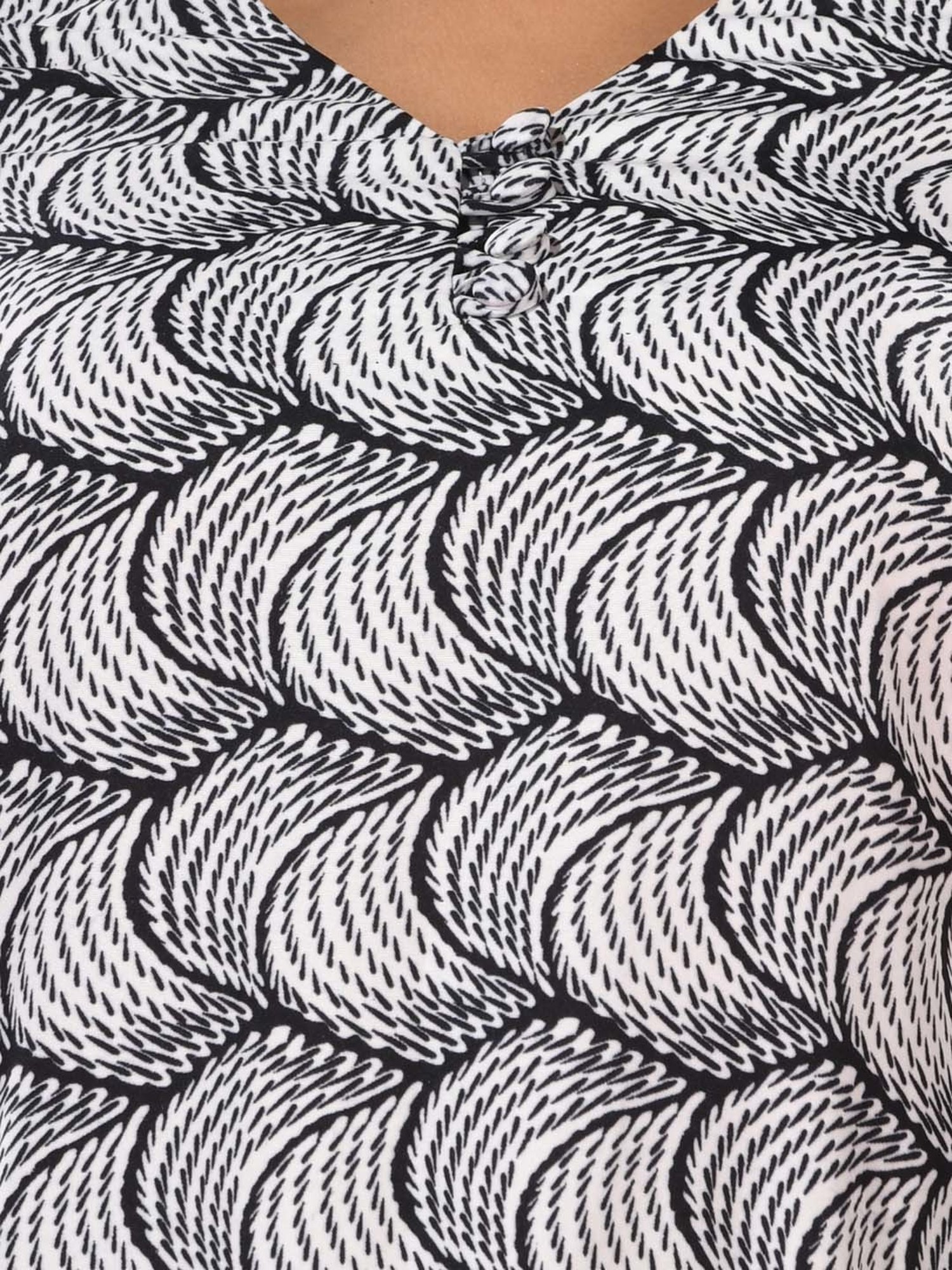 Charukriti Black Printed Straight Kurta