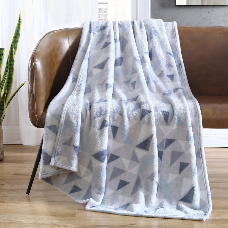 ED Ellen Degeneres 50"x70" Triangles Throw Blanket Blue