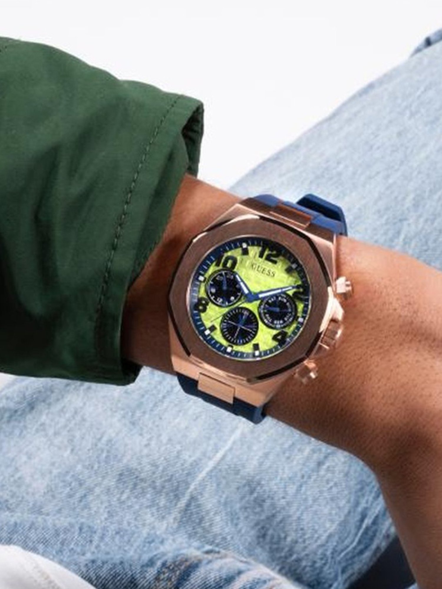 GUESS EMPIRE Men  Rose Gold Tone Dial Analog Watch - GW0583G3