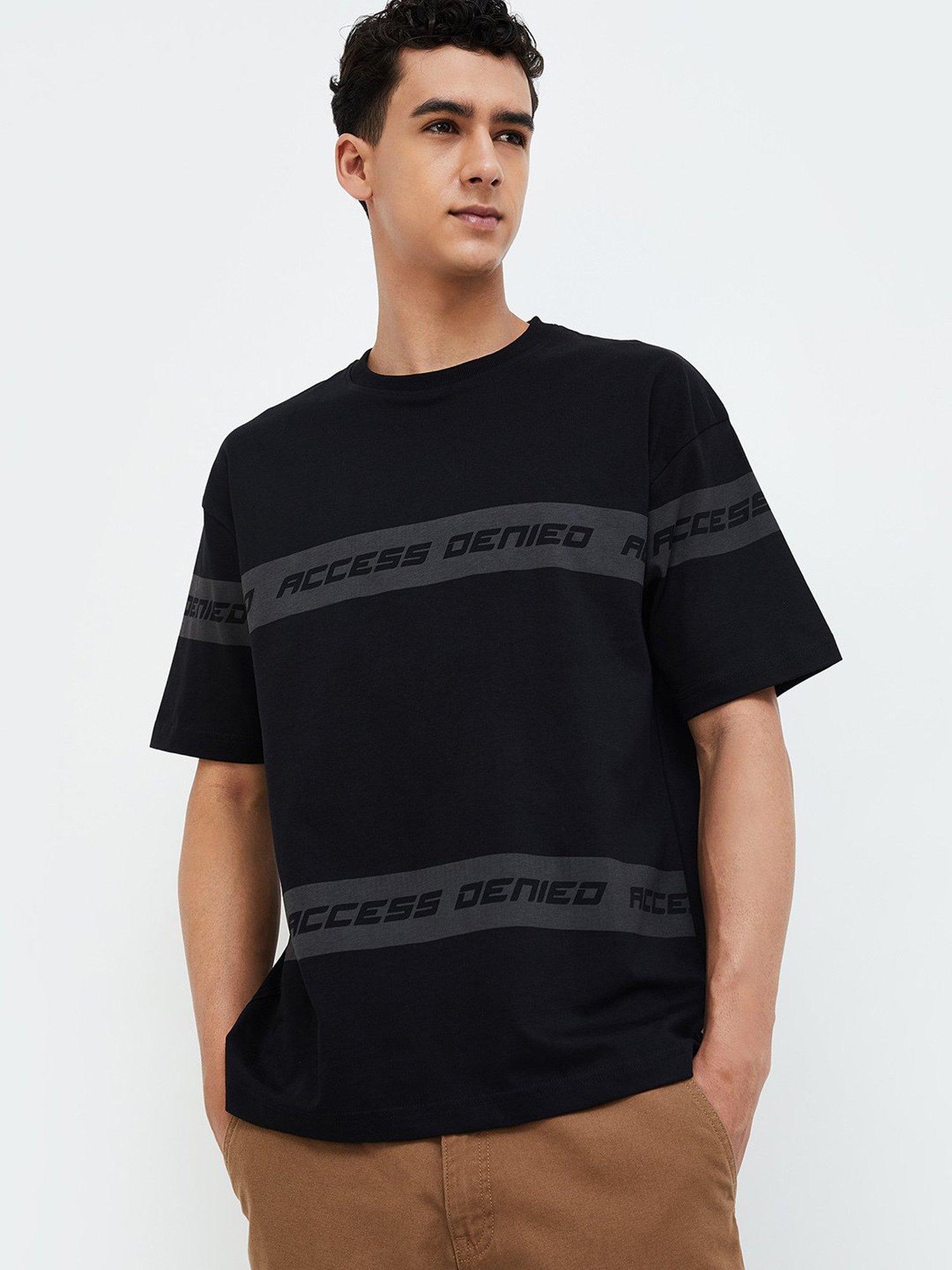 Forca by Lifestyle Black Regular Fit T-Shirt
