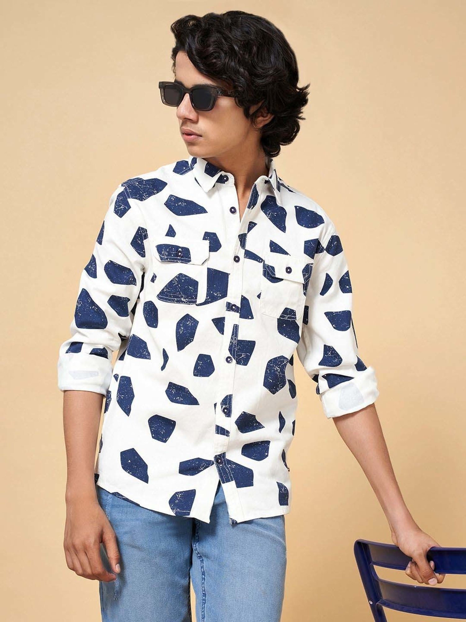 Coolsters by Pantaloons Boys White & Blue Cotton Printed Full Sleeves Shirt