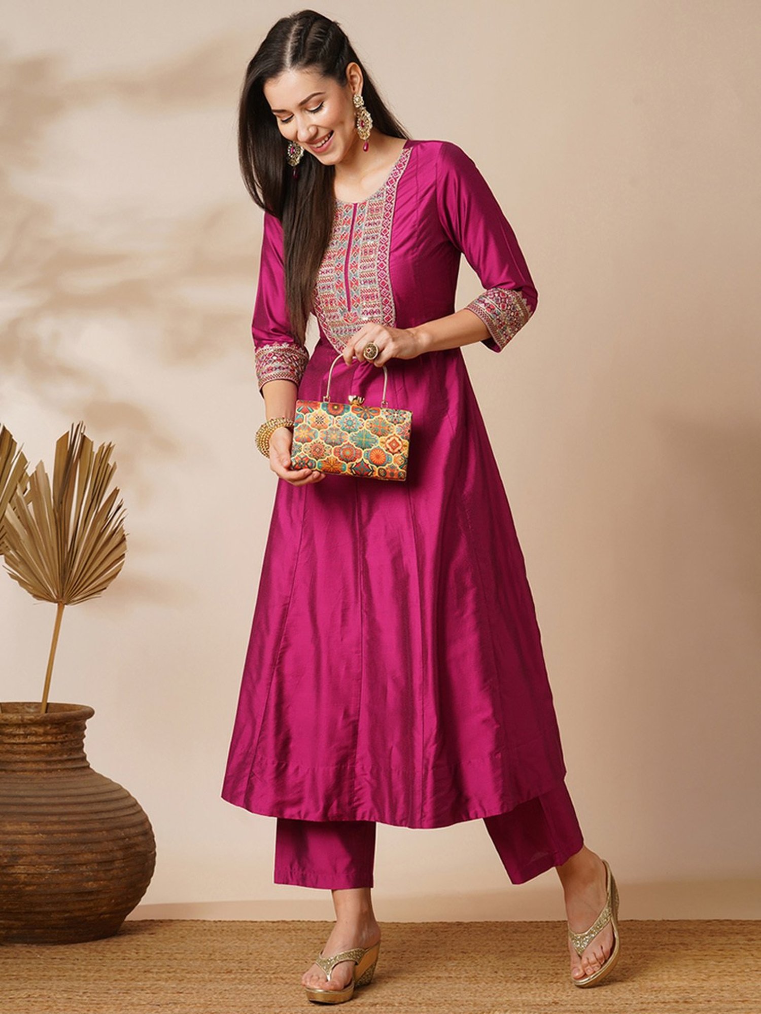 Glo By Globus Multi Ethnic Motifs Printed Party Small Clutch