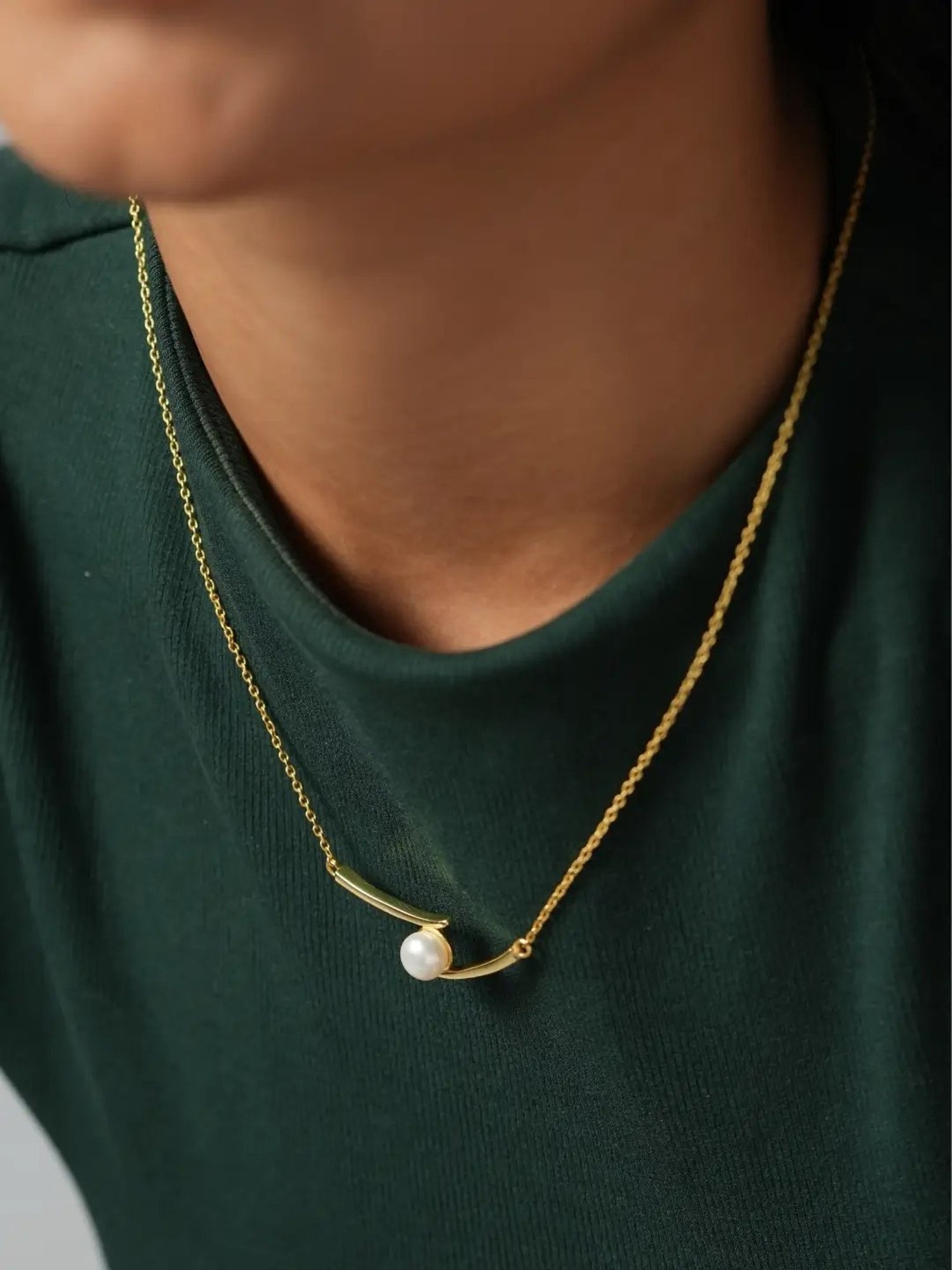 Mabel 92.5 Sterling Silver 18k Gold-Plated Asymmetric Pearl Bar Necklace