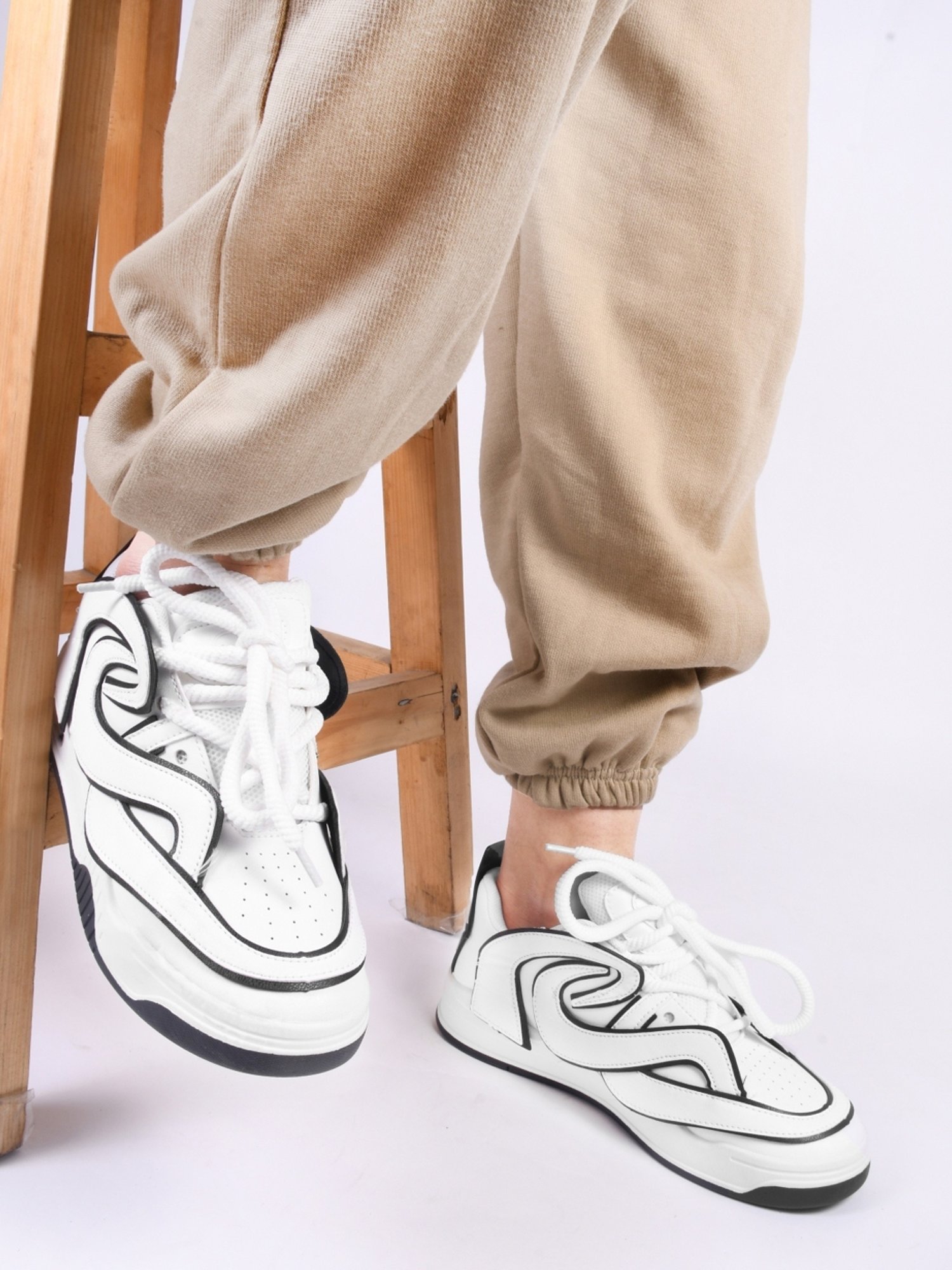 The White Pole Men's White Casual Sneakers