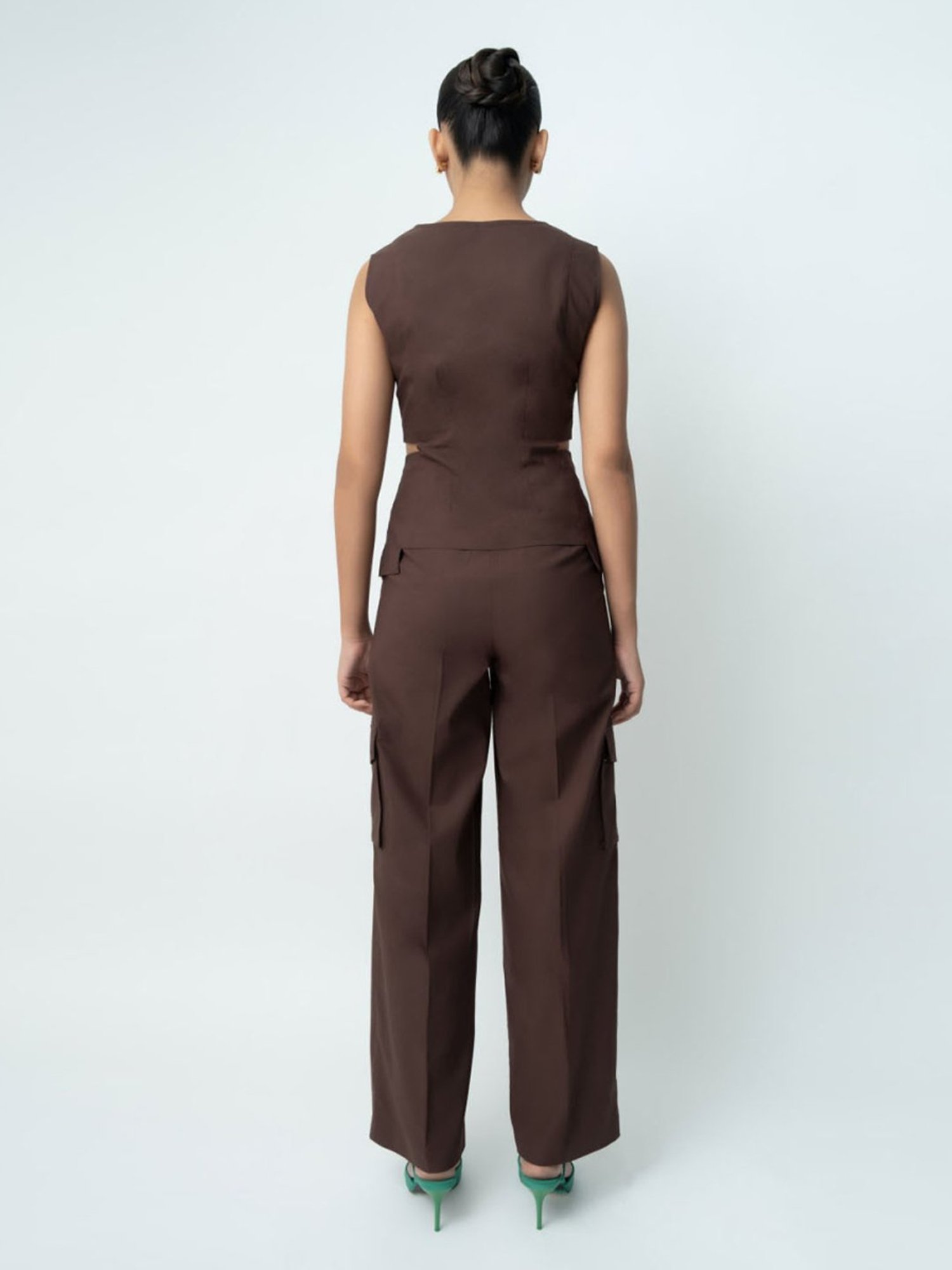 Qua Cut-out Slim Waistcoat