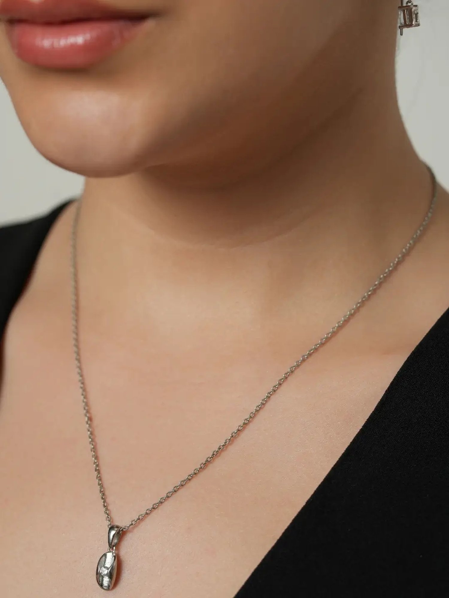 Mabel 92.5 Sterling Silver Rhodium-Plated Rolled in Solitaire Pendant