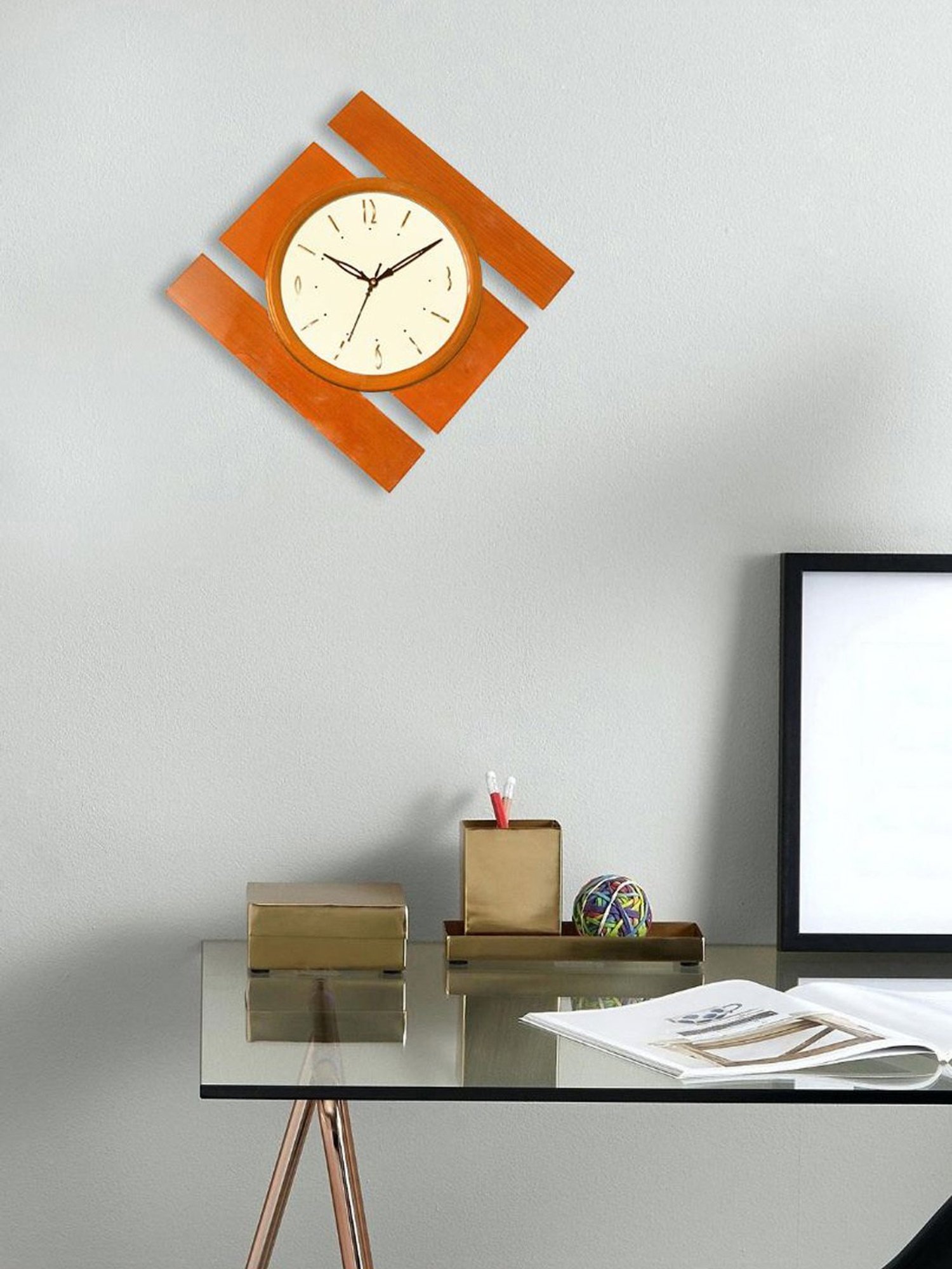 CHRONIKLE Elegant Tan Wood Wall Clock