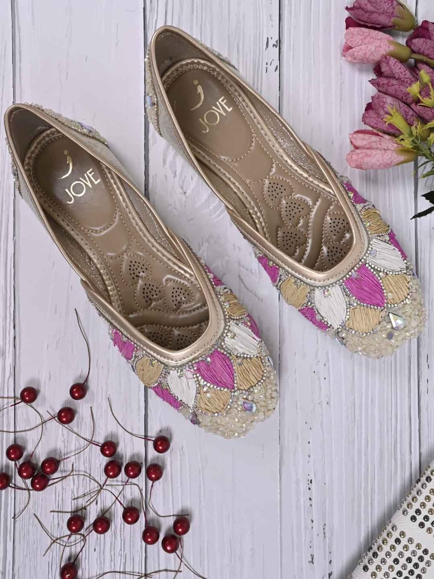 Jove Women's Golden Ethnic Juttis