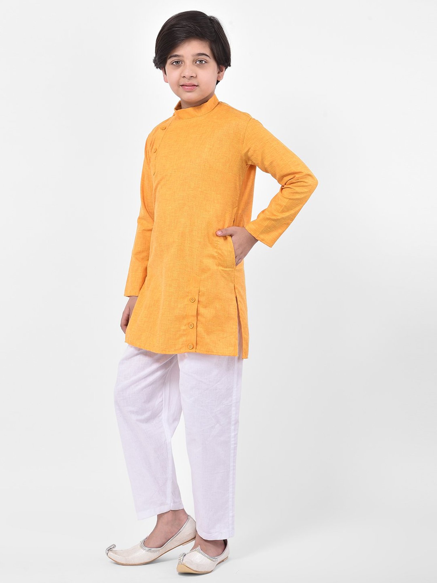 Deyann Kids Yellow & White Solid Full Sleeves Kurta with Pyjamas