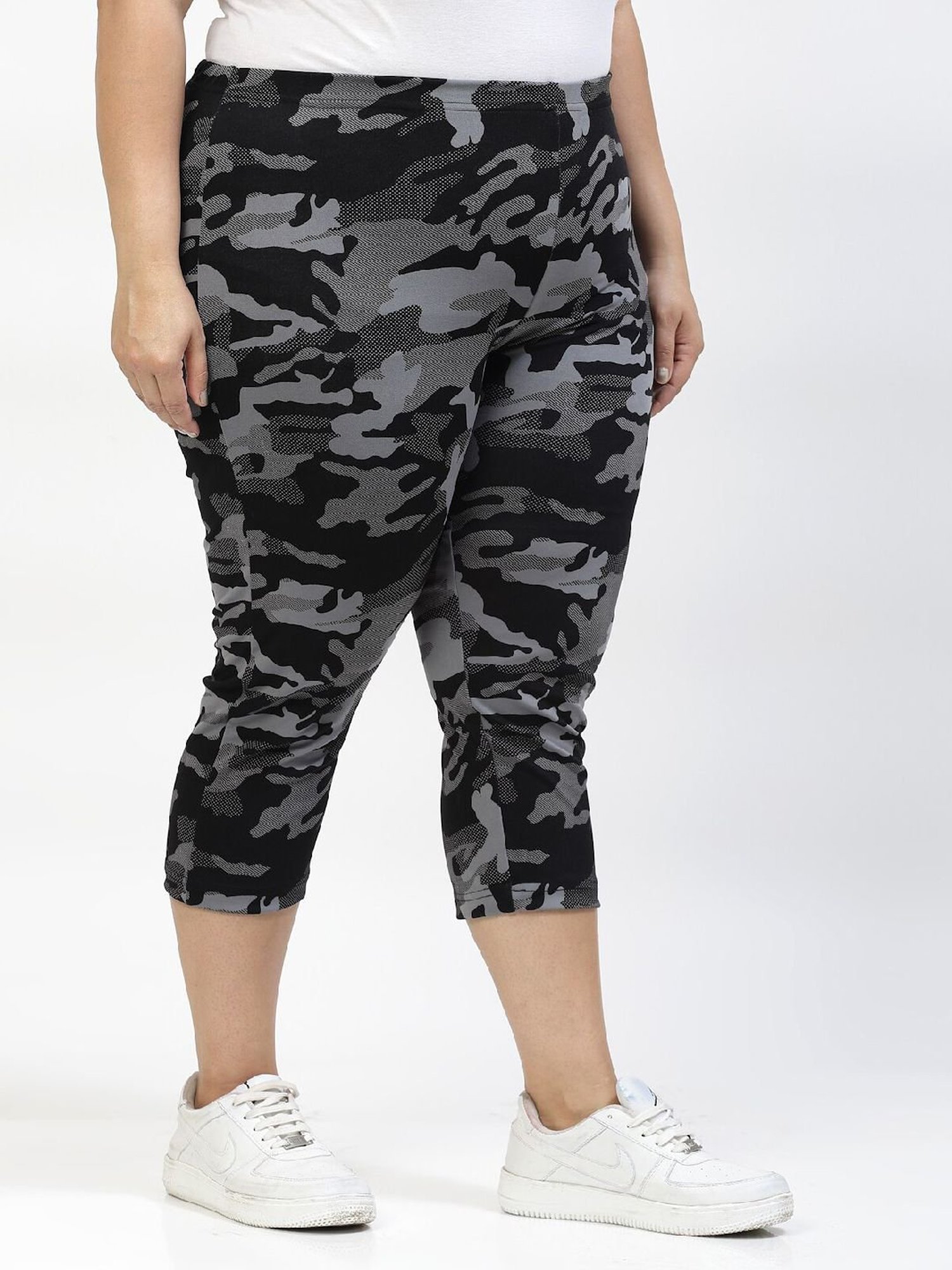 Melon by PlusS Grey & Black Printed Capris