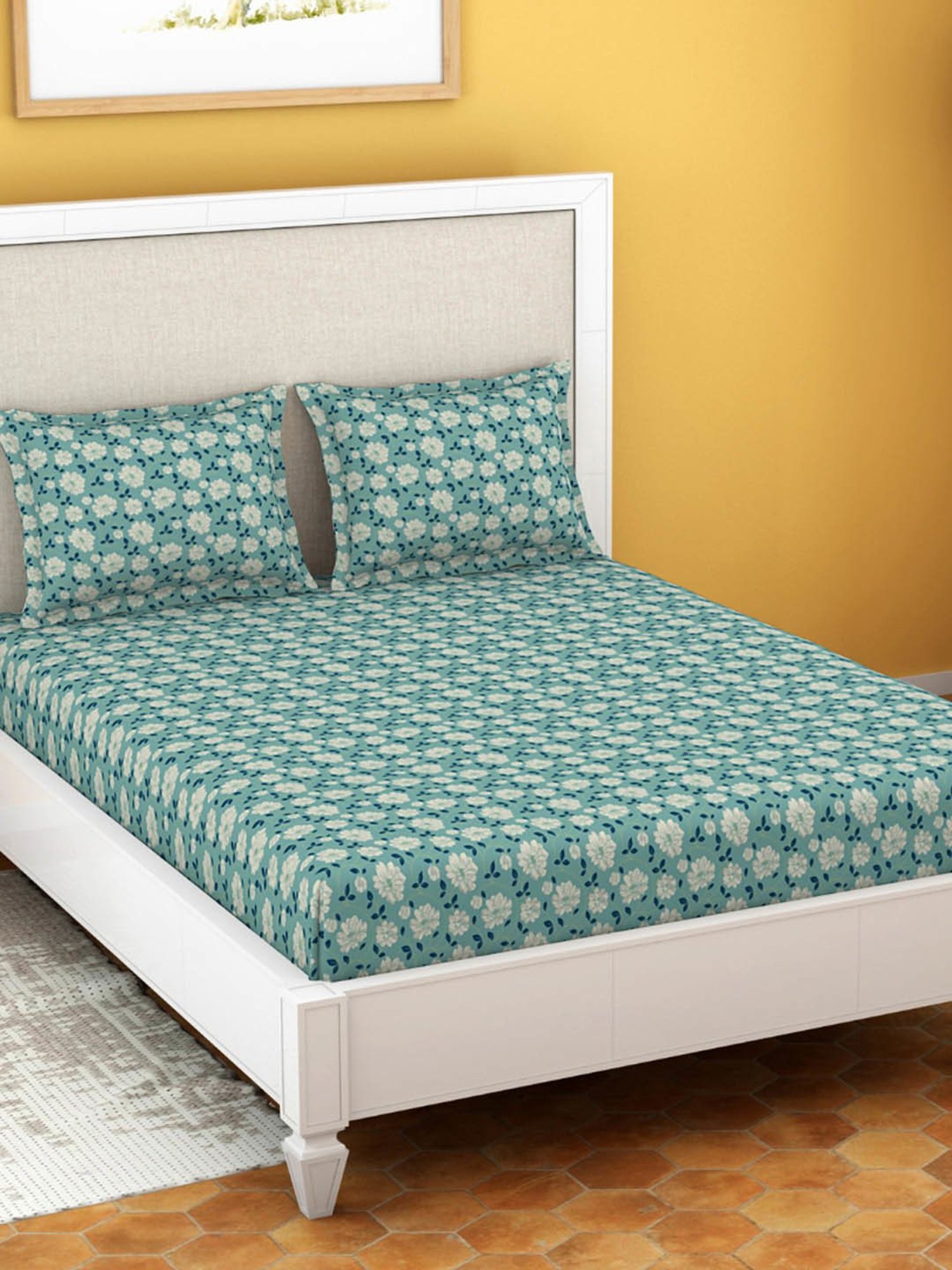 Welspun Dazzle Floral Blue 140 TC Microfiber Double Bedsheet with 2 Pillow Covers