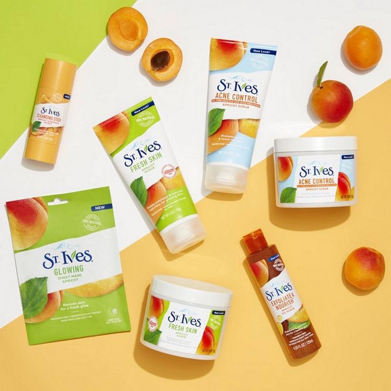 St. Ives Invigorating Face Scrub - Apricot - 1oz