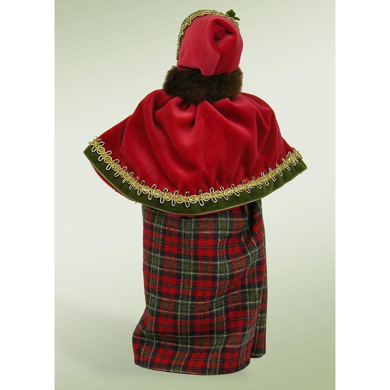 Byers Choice 13.5" English Countryside Jolly Mrs. Claus with Wreath Christmas Figure