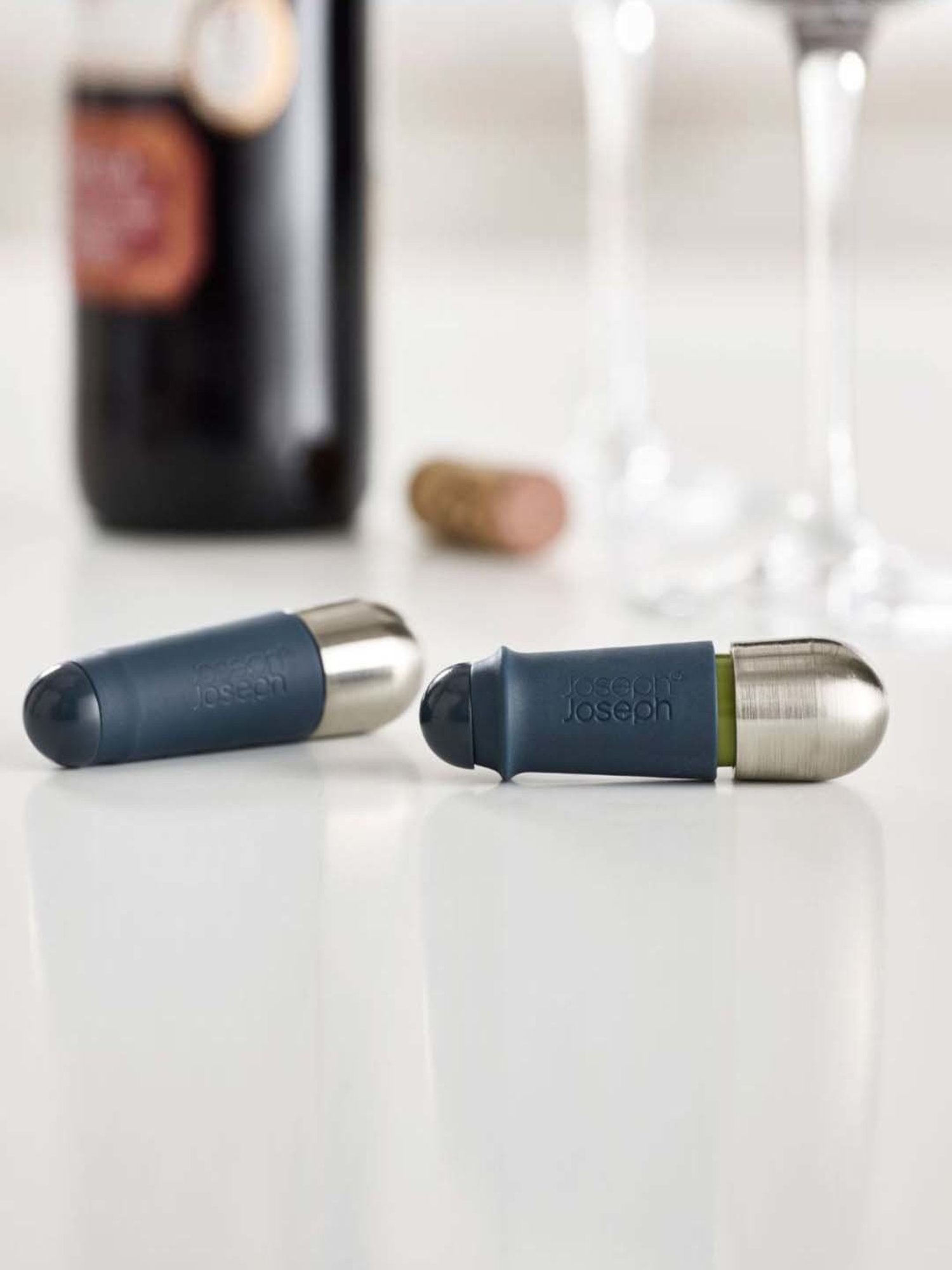 Joseph Joseph BarWise Blue Stainless Steel Twist-Lock Wine Stopper