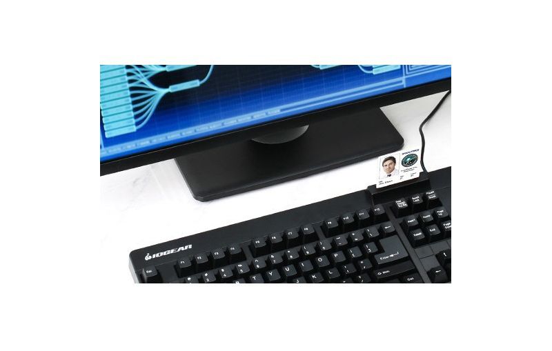 IOGEAR 104-Key Keyboard w/ Built-in Common Access Card Reader - Cable Connectivity - USB 2.0 Type A Interface - 104 Key - Windows, Mac OS, PC