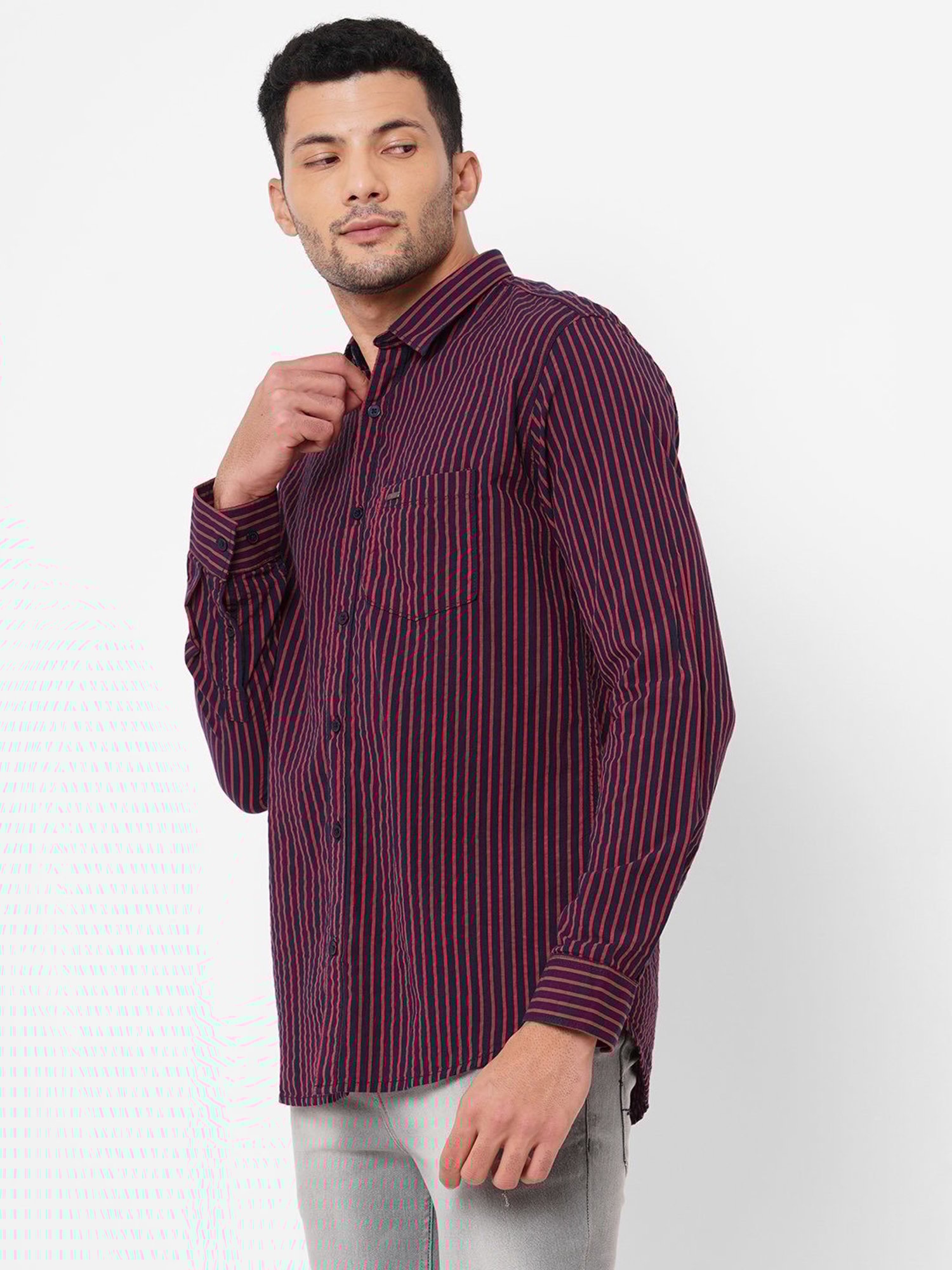 SOLEMIO Blue & Red Slim Fit Striped Shirt