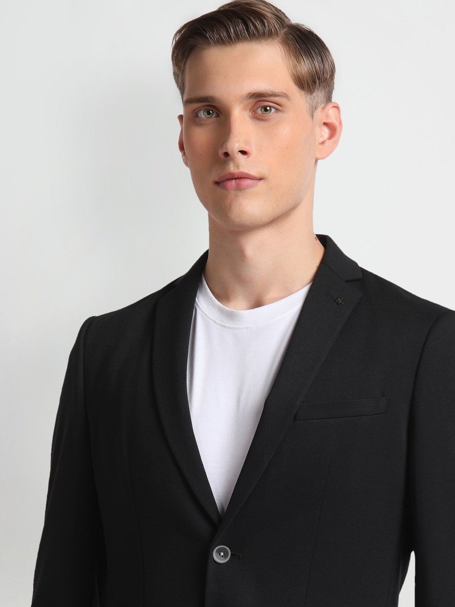 Arrow Sports Green Regular Fit Texture Waistcoat