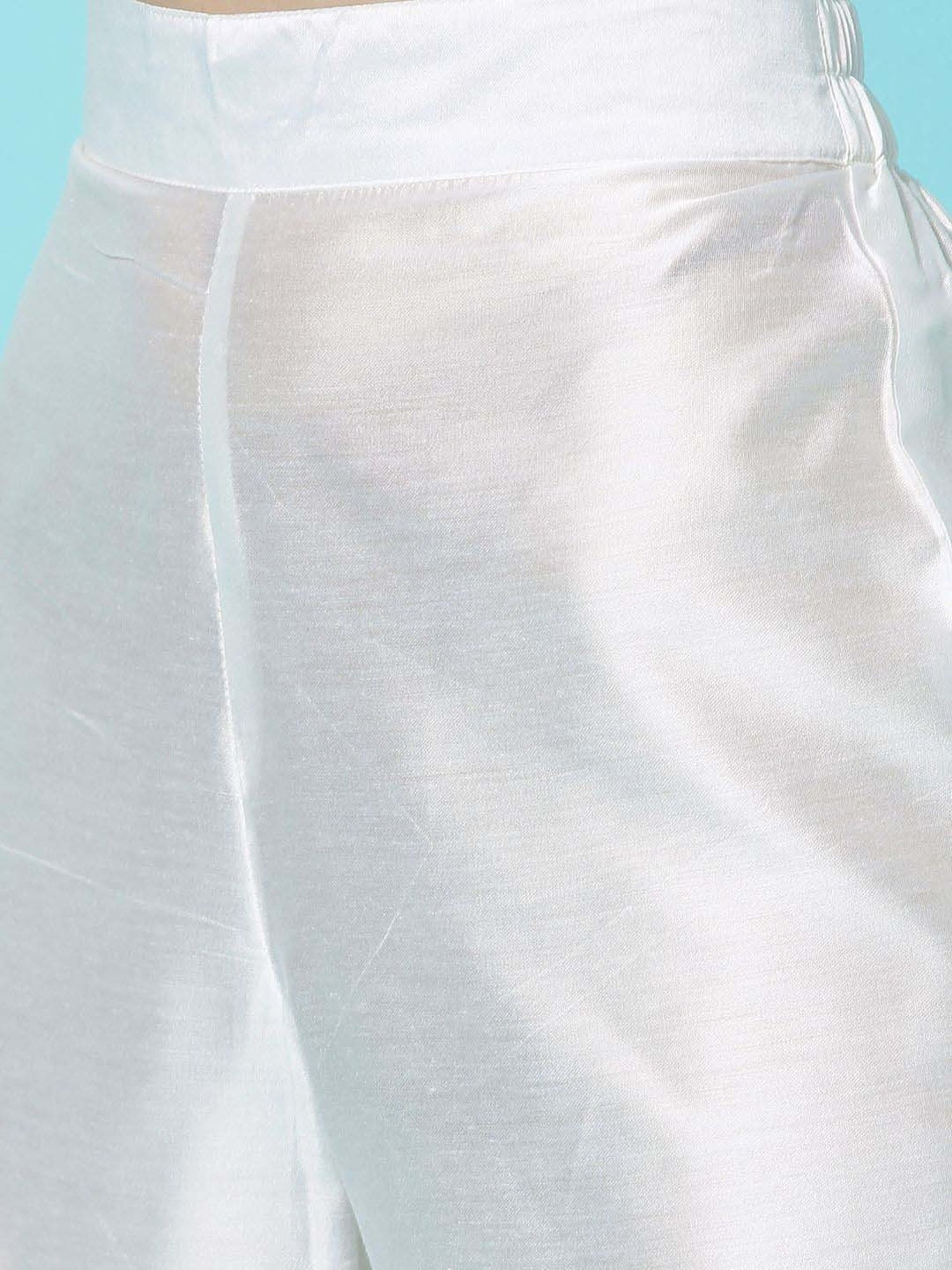 Heeposh White Embroidered Kurta Pant Set With Dupatta