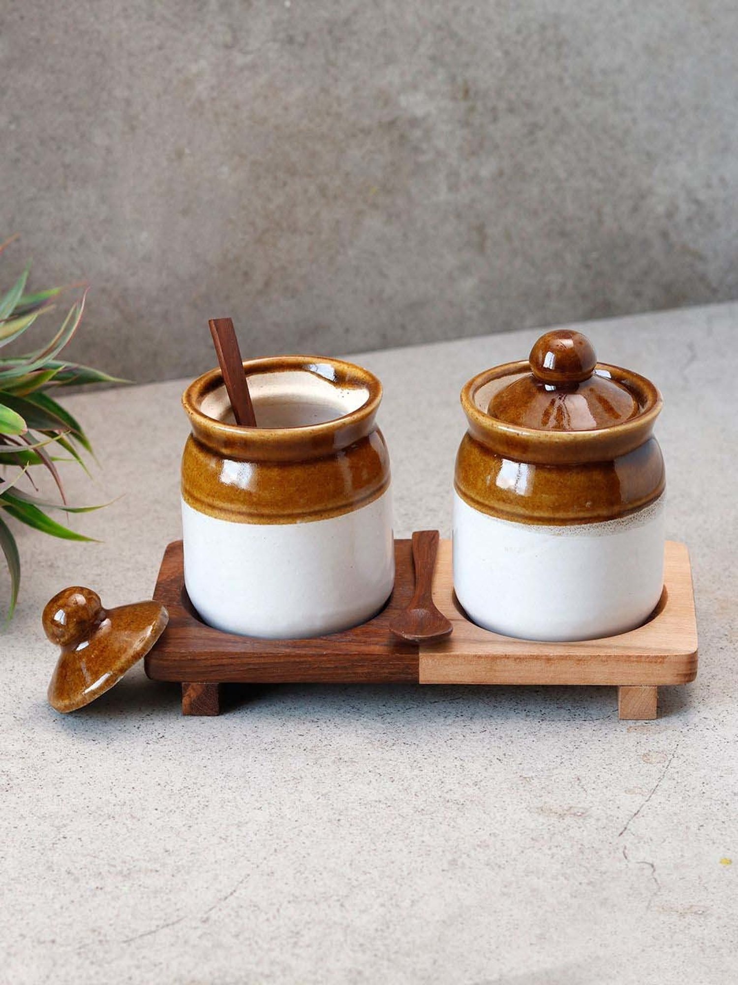 Unravel India New Brown & White Wood Martaban Jar with Spoon & Tray - Set of 5
