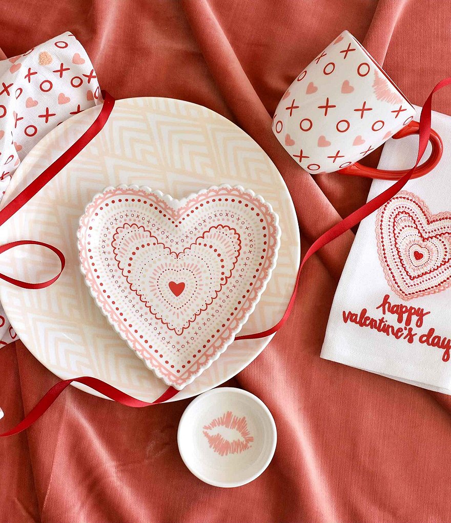 Coton Colors Valentine's Collection Heart Doily 7.5#double; Plate