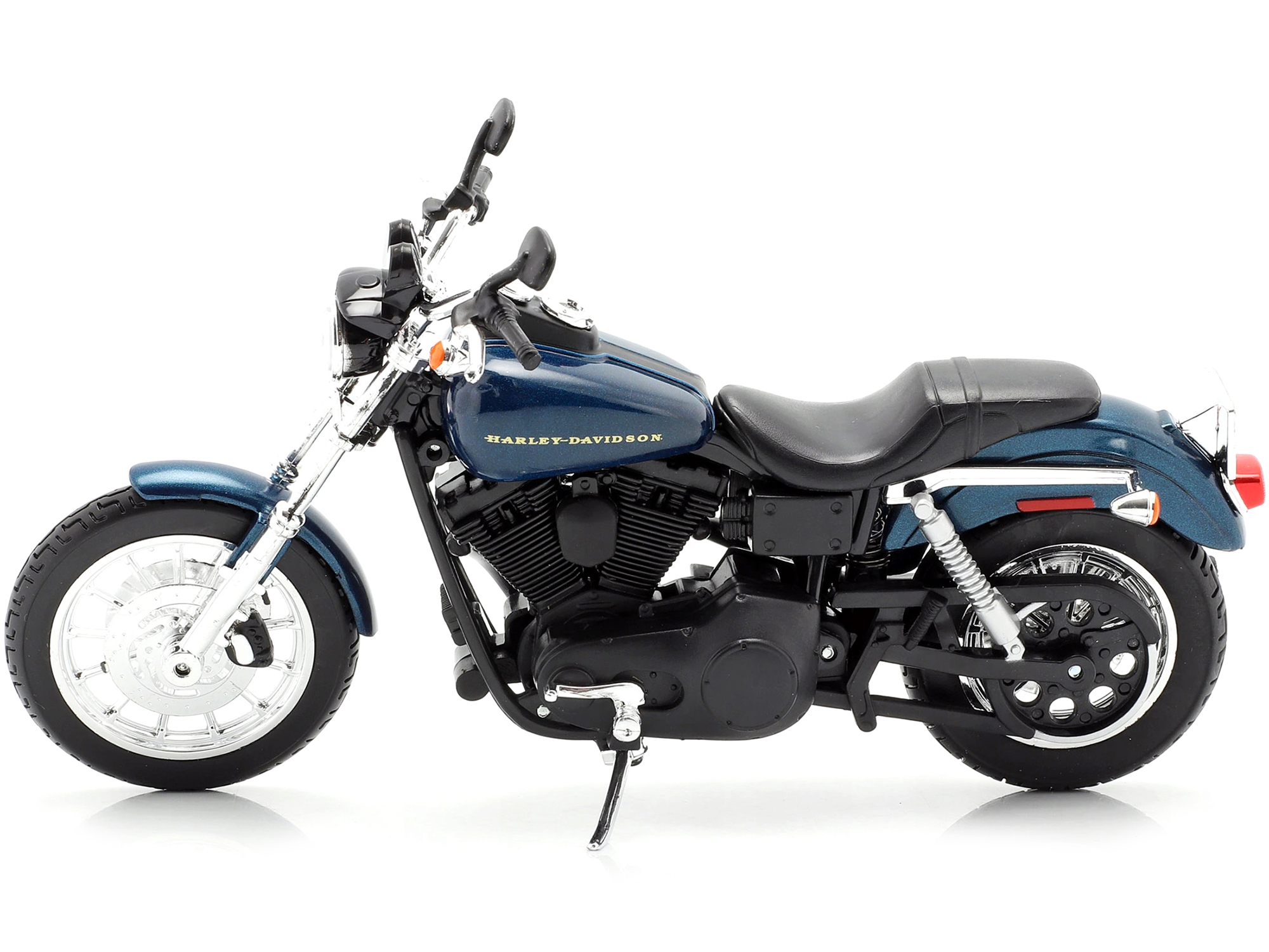 2015 Harley Davidson Street 750 Motorcycle Model 1/12 by Maisto