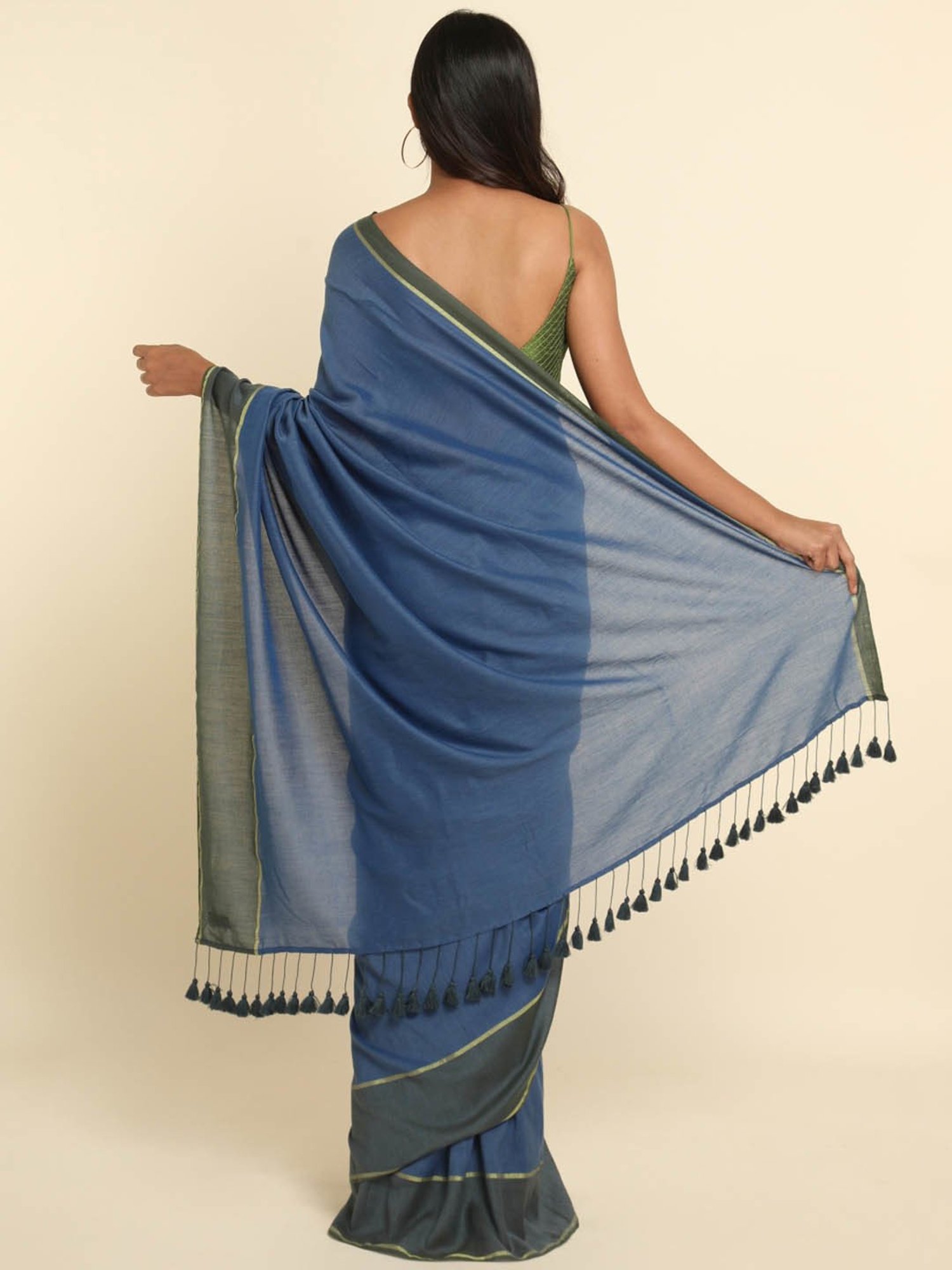 Suta Blue Plain Saree Without Blouse