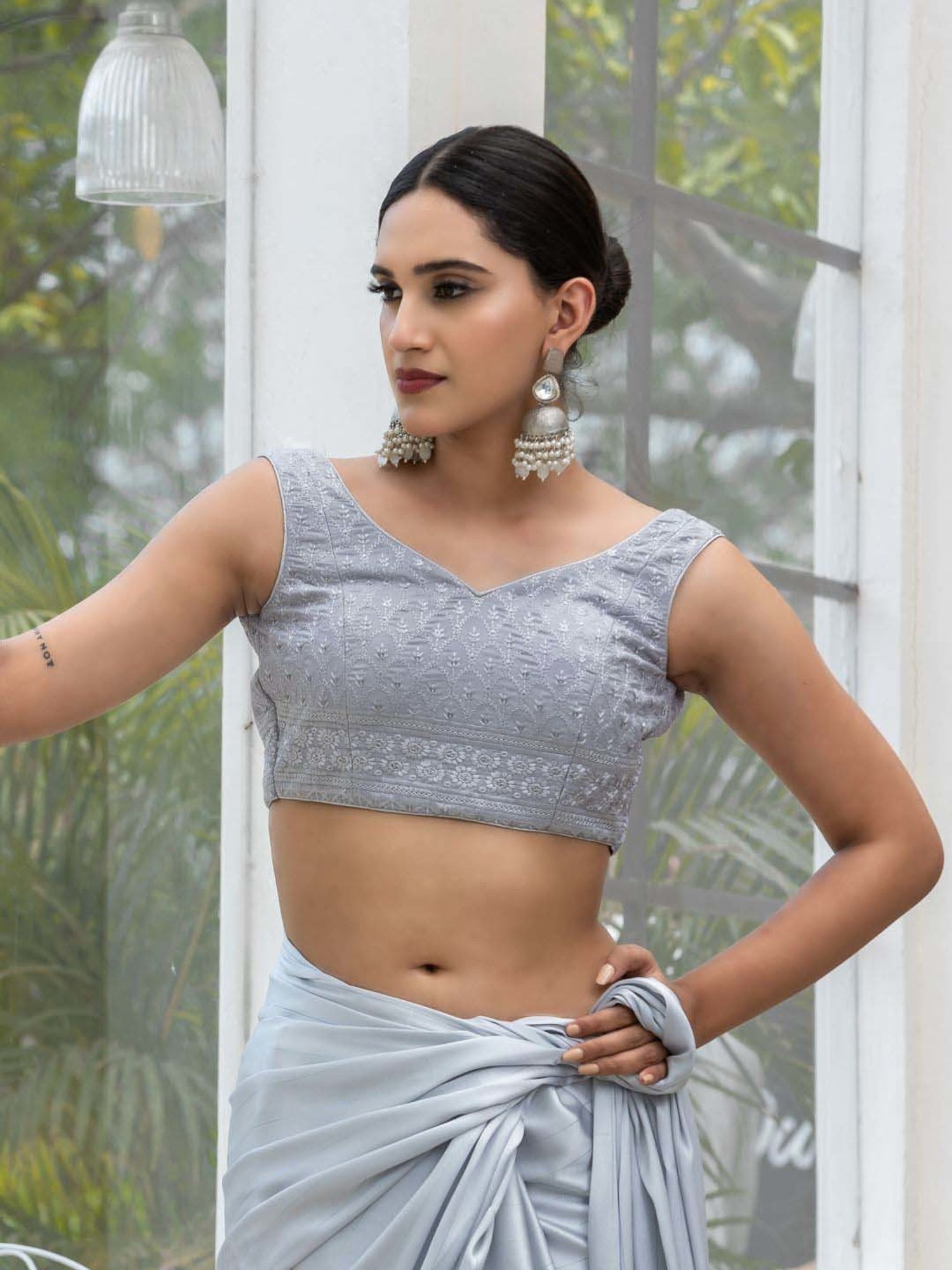 Swtantra Grey Striped Saree With Unstitched Blouse