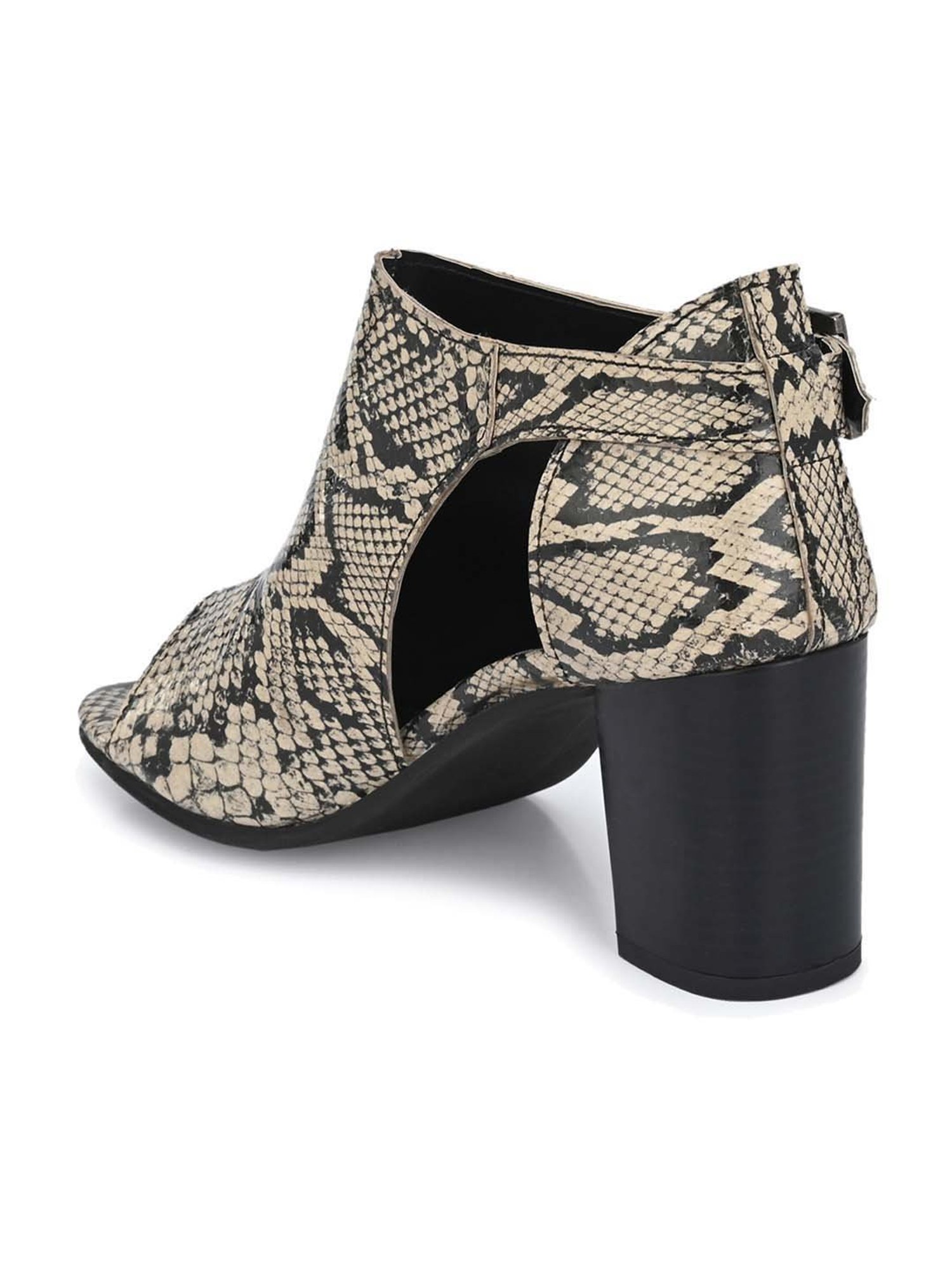 Carlo Romano Women's Beige Back Strap Sandals