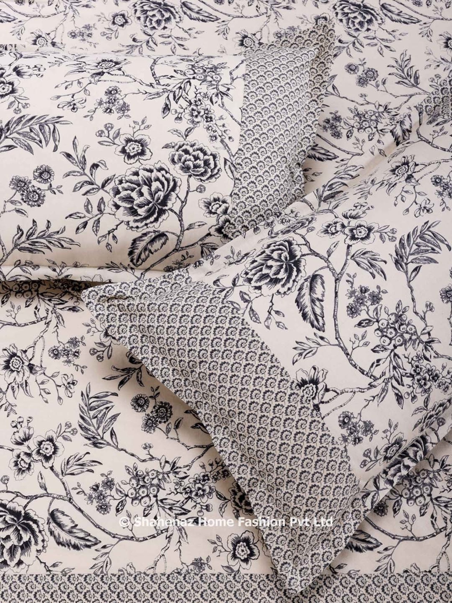 Shahenaz Grey 120 TC Cotton Vintage Damask Luxury Double Bedsheet with 2 Pillow Covers