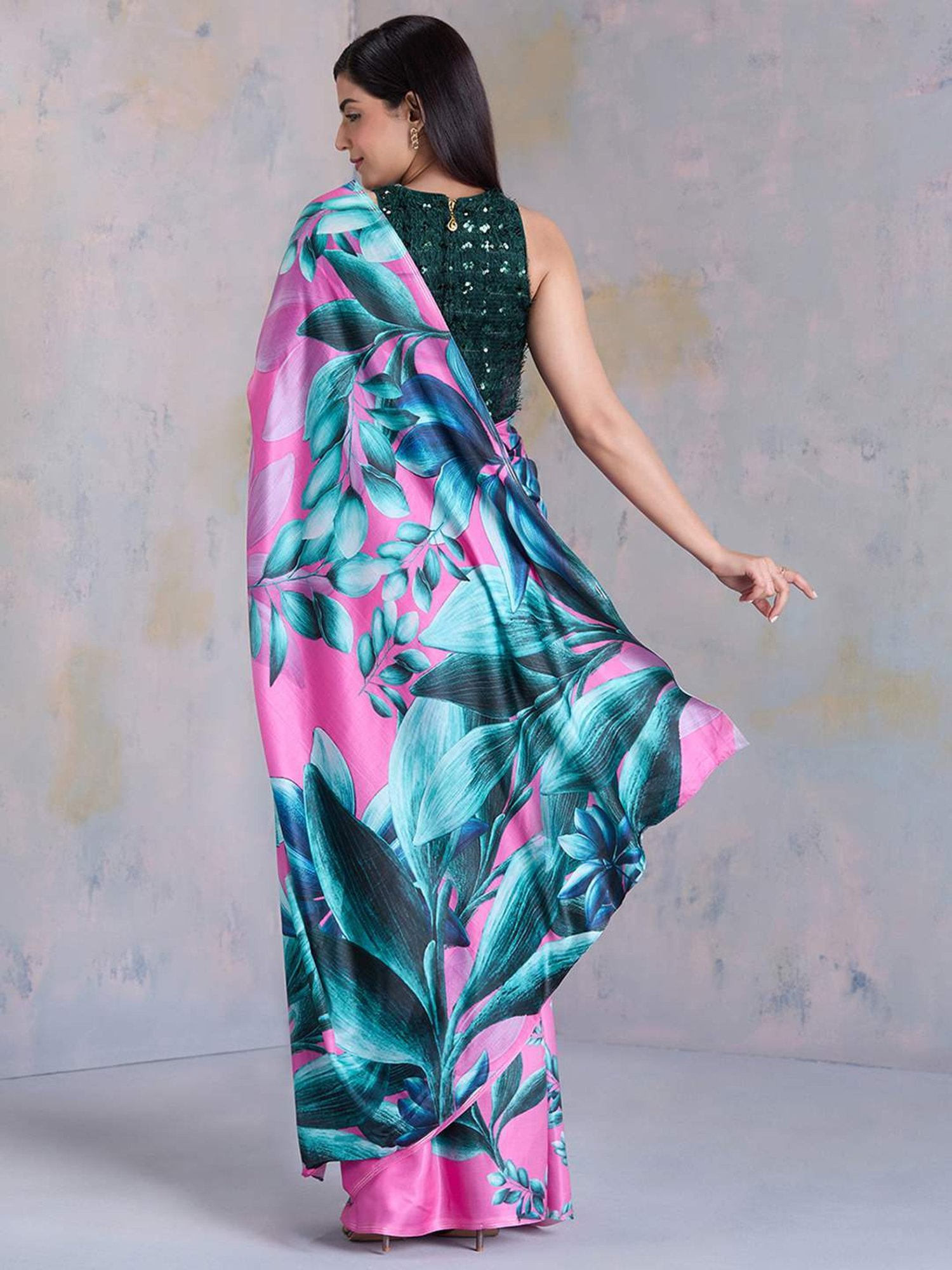 navyasa by liva Pink Printed Saree With Unstitched Blouse