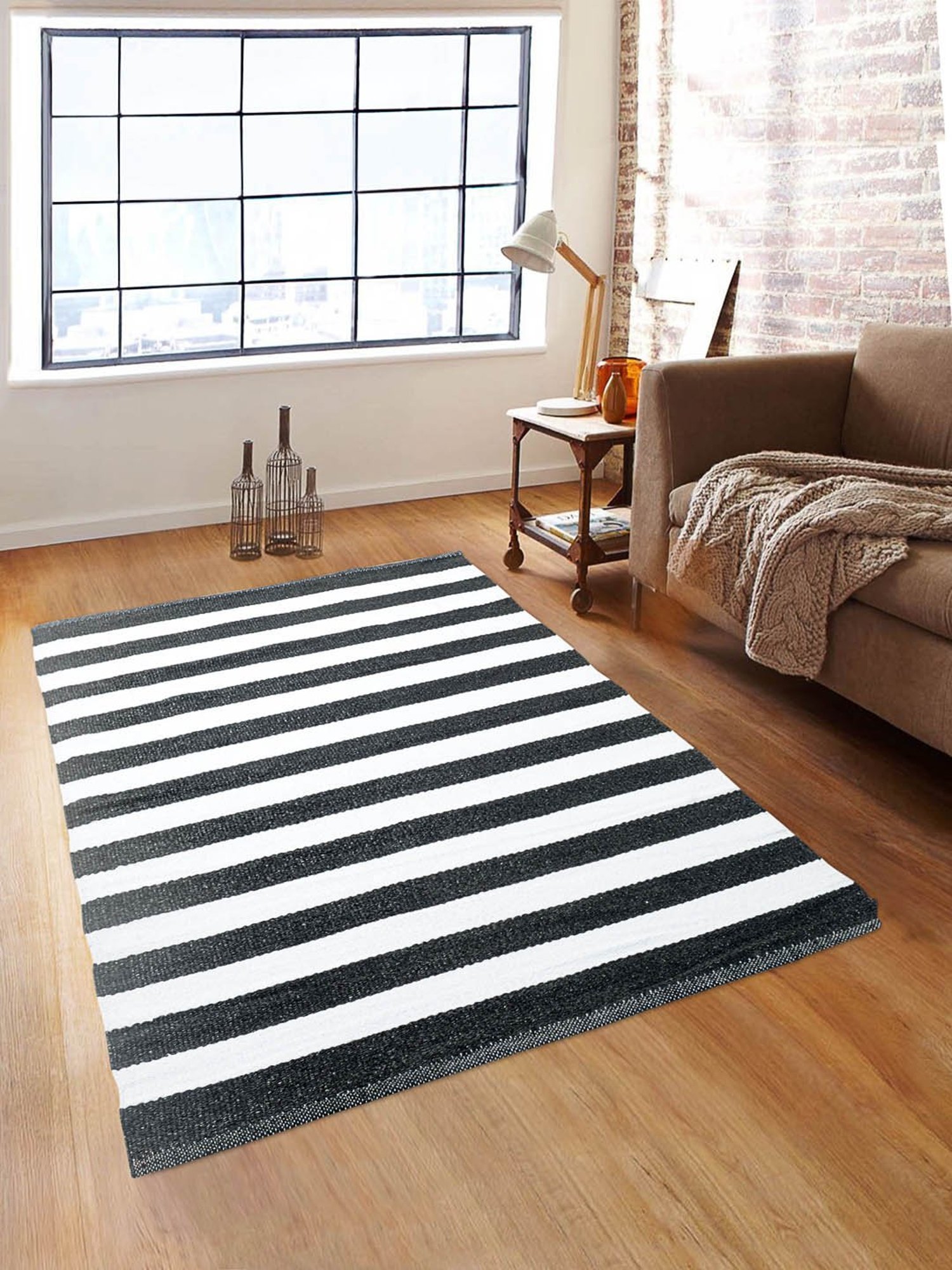 Romee Black & White Rug - Set of 1