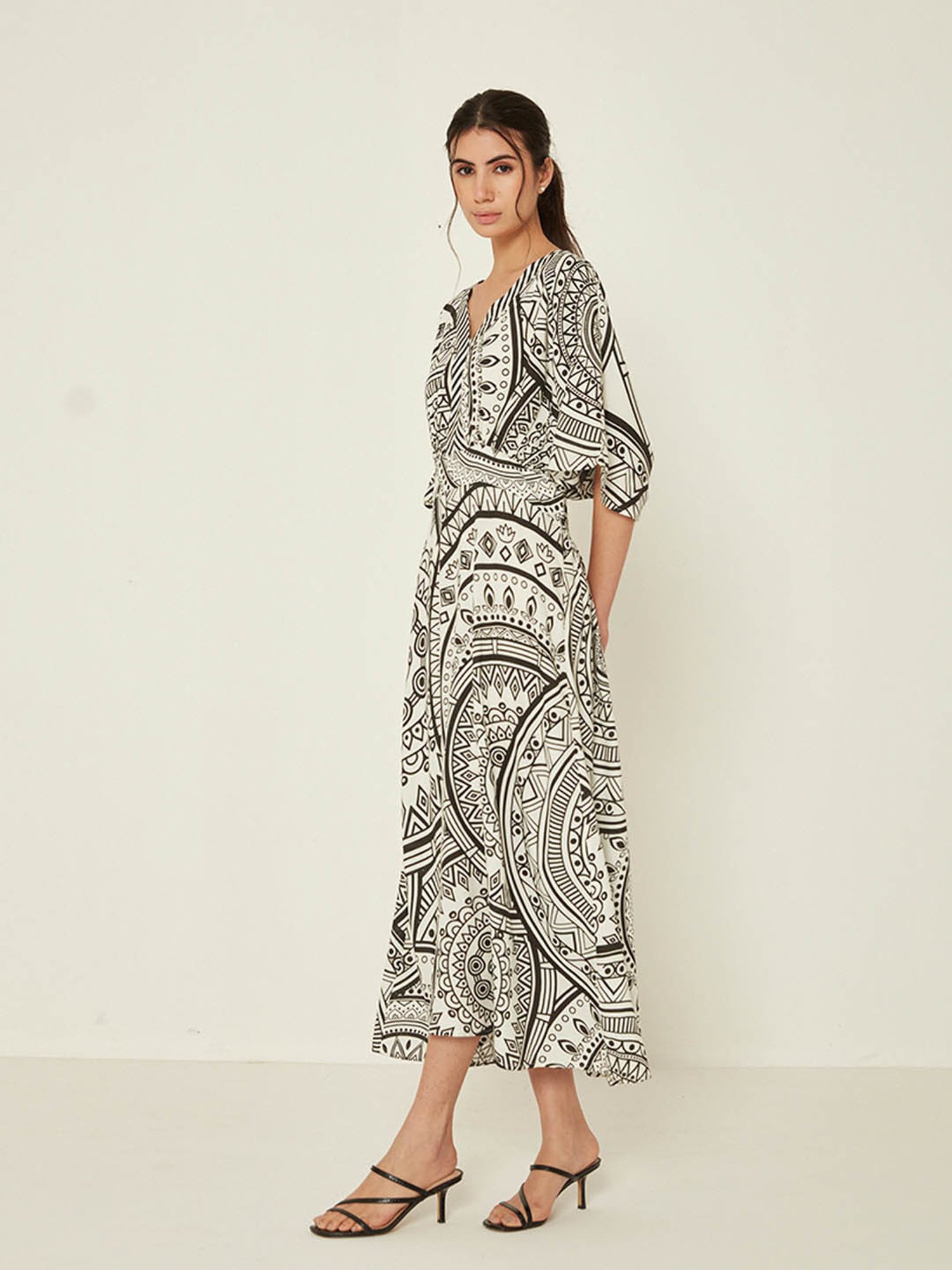 ANCESTRY Off White Printed Midi Dress