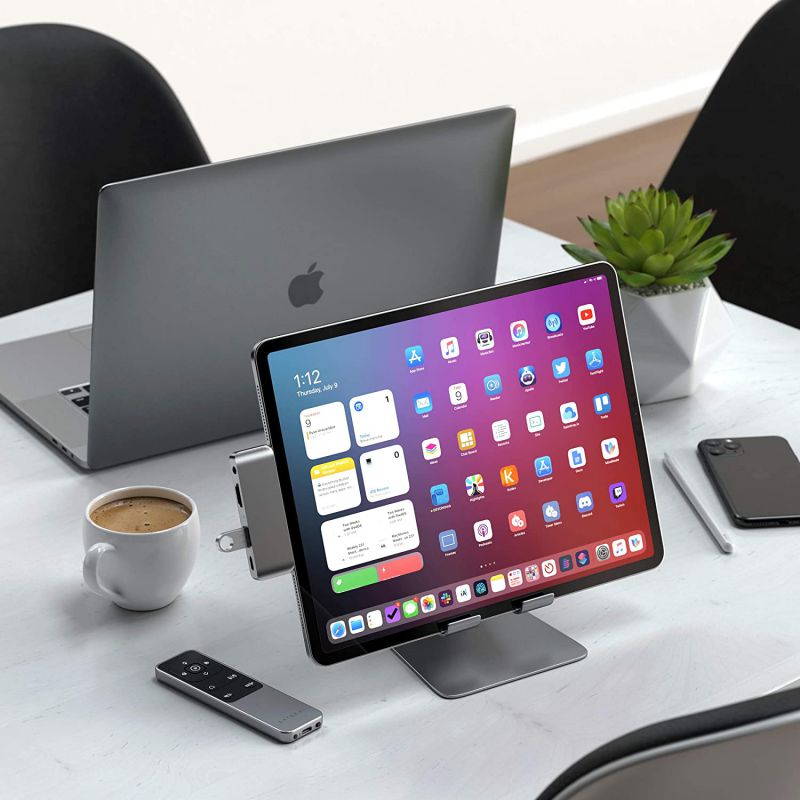 Satechi R2 Bluetooth Multimedia Remote Control &ndash; Presentation & Media Mode &ndash; Compatible with MacBook Pro 2020, 2020 MacBook Air M1, 2020 iPad Air, 2020 iPad Pro