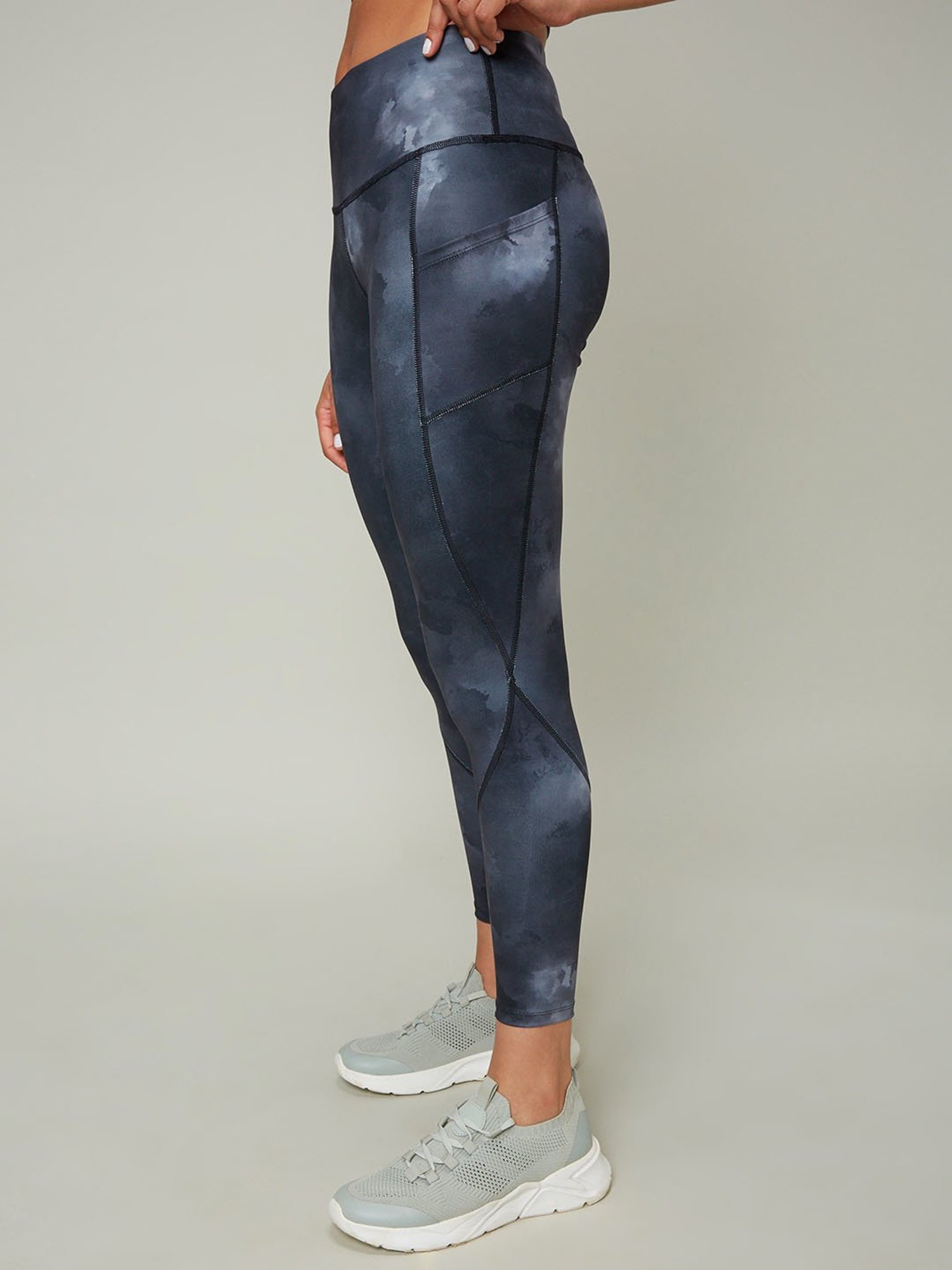 SILVERTRAQ Navy Tie - Dye Leggings