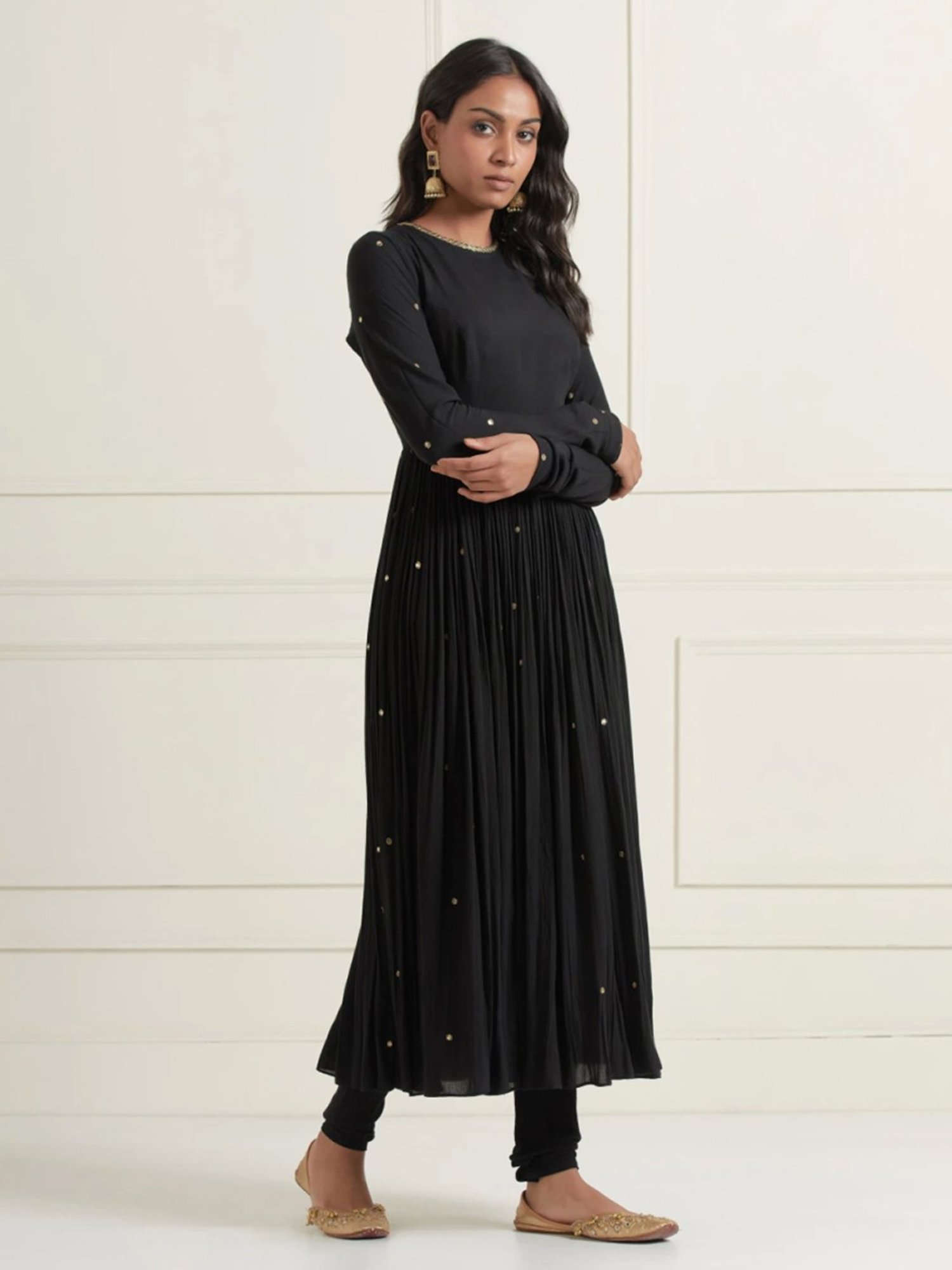 Ikshita Choudhary Black Naveli 2 Hand Embellished Wrinkle Cotton Gather Anarkali