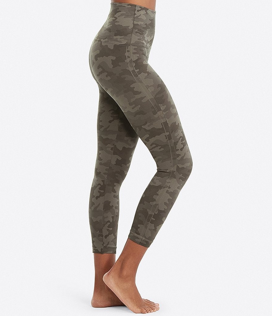 KENDALL + KYLIE Black High Rise Capris