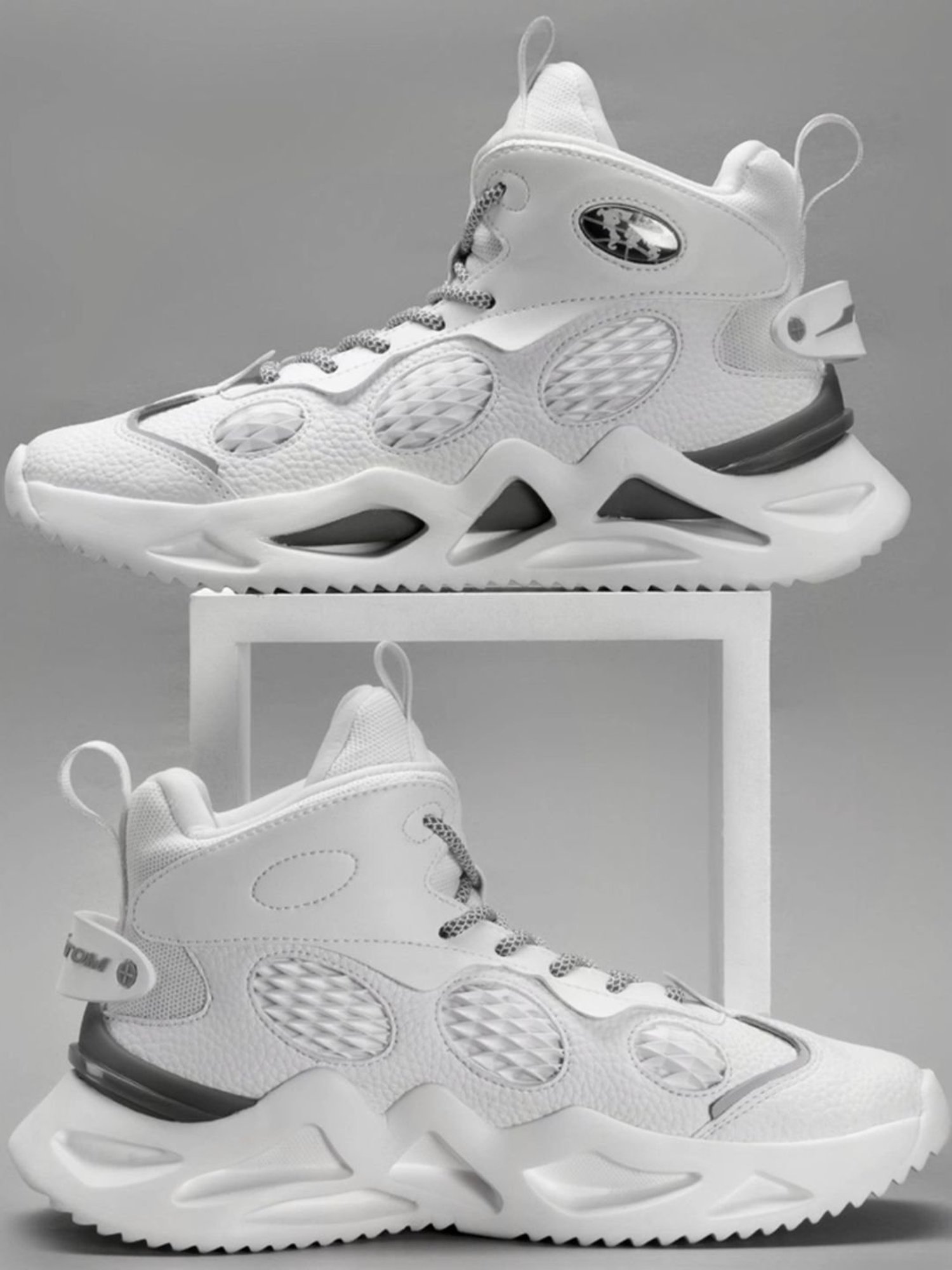 Atom Men's NightWalker White Running Shoes