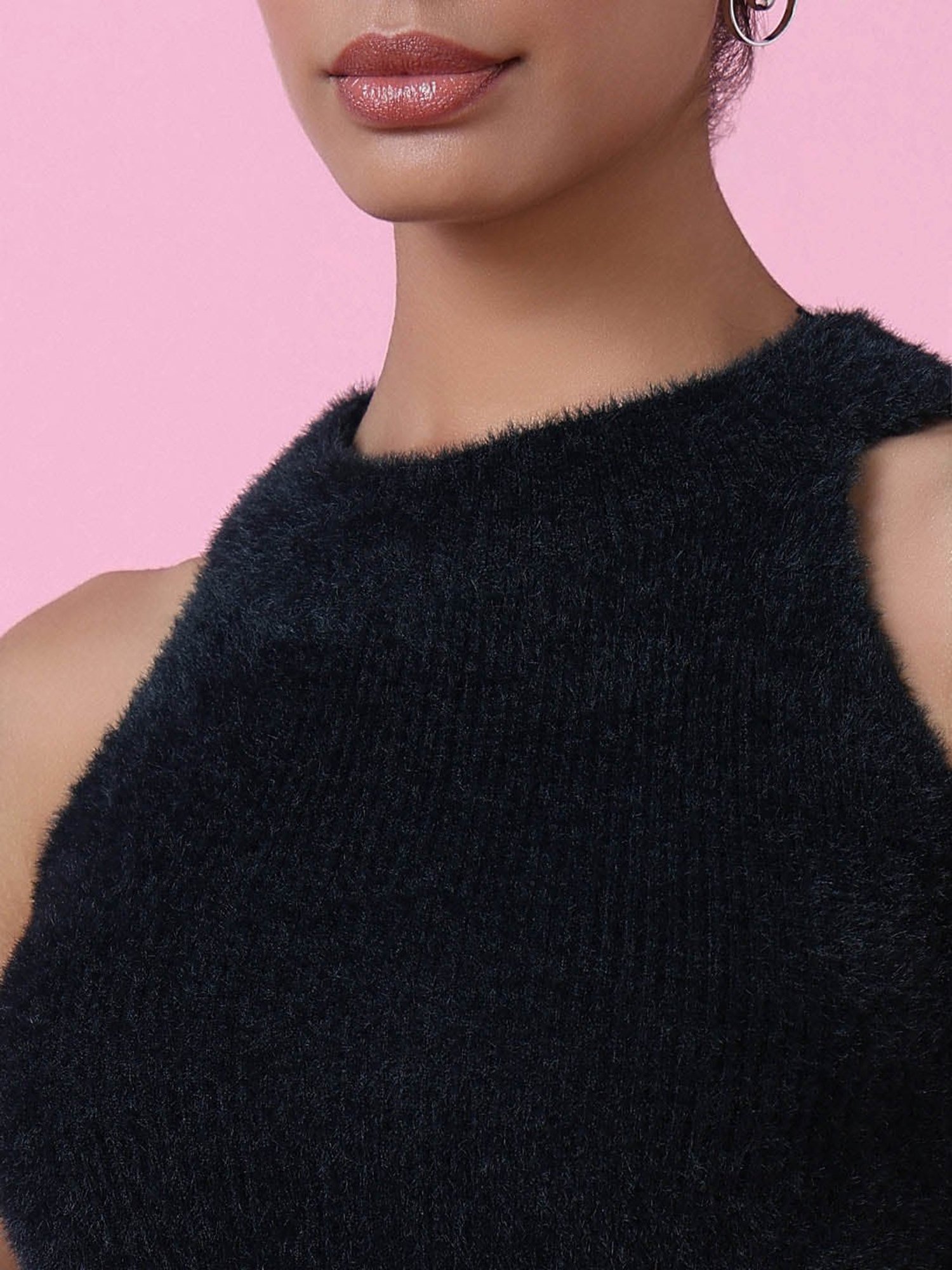 SHOWOFF Black Regular Fit Crop Top