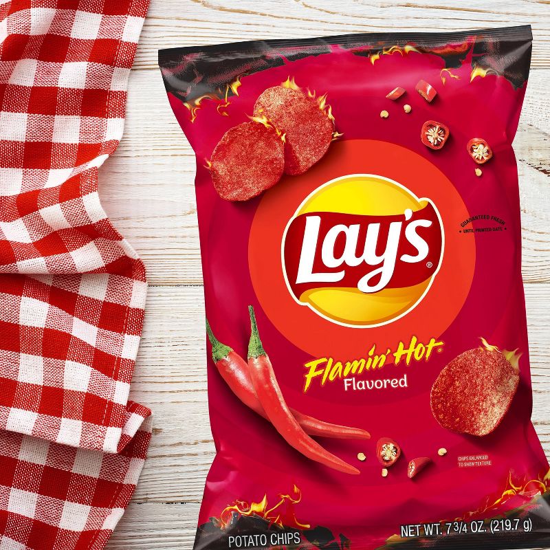 Lay's Flamin' Hot Flavored Potato Chips - 7.75oz