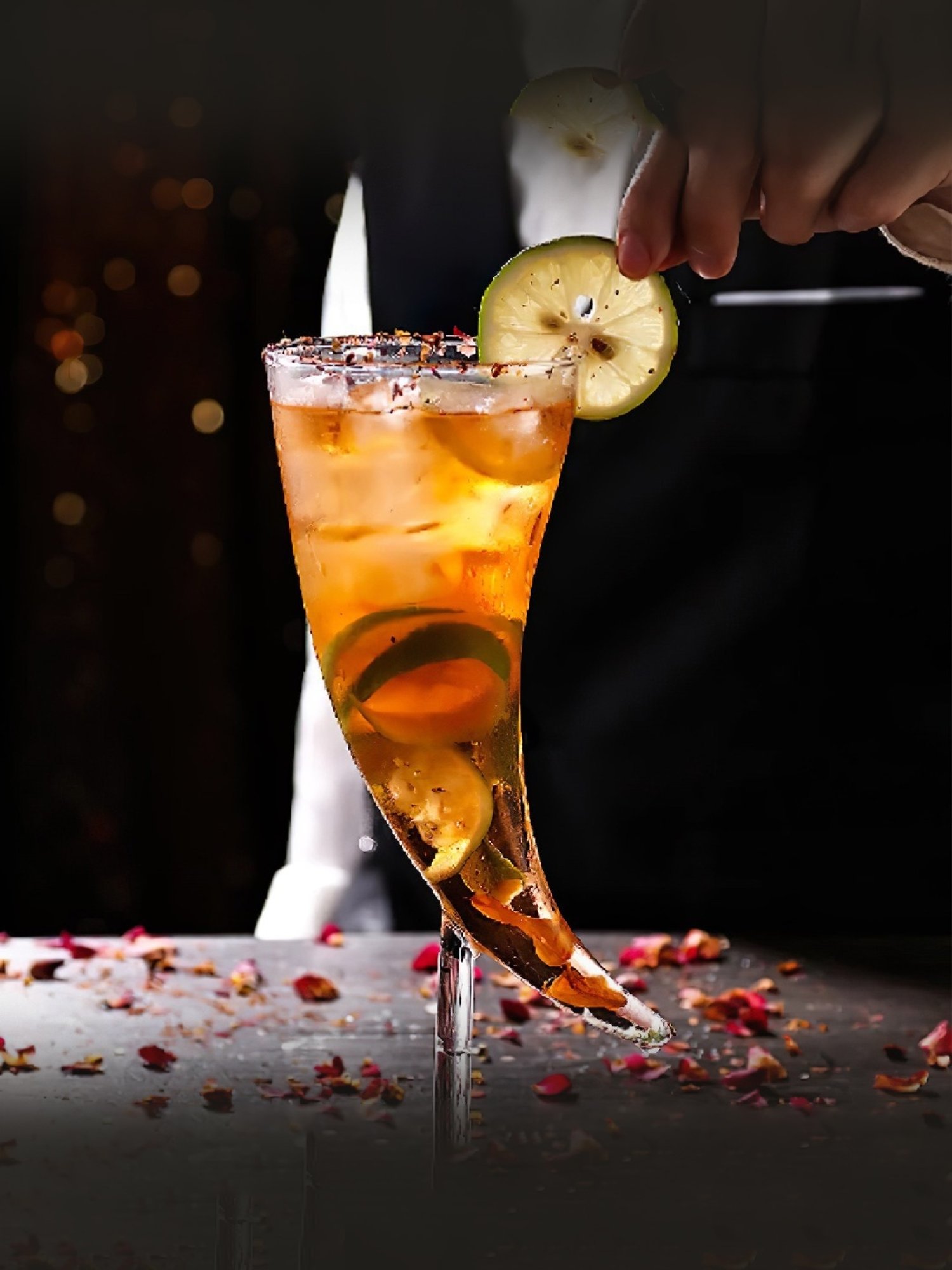 Melbify Horn Shaped Transparent Horn Shaped Cocktail Glass 250ml