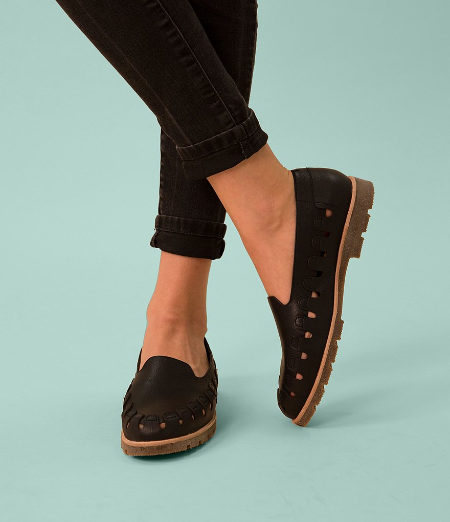 L'Amour Des Pieds Xanthia Leather Cut Out Venetian Slip Ons