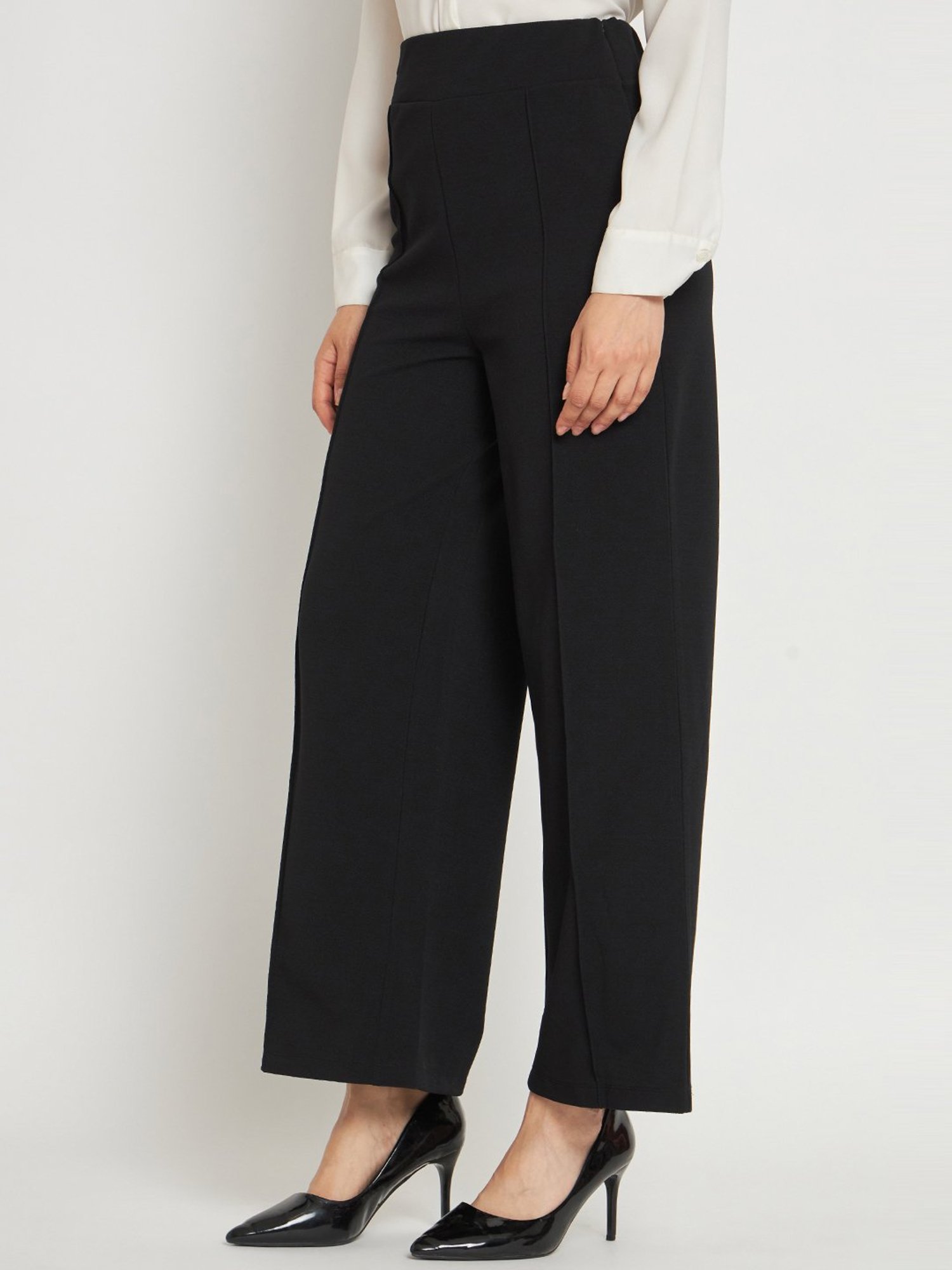 Anvi Be Yourself Black Mid Rise Flared Trousers