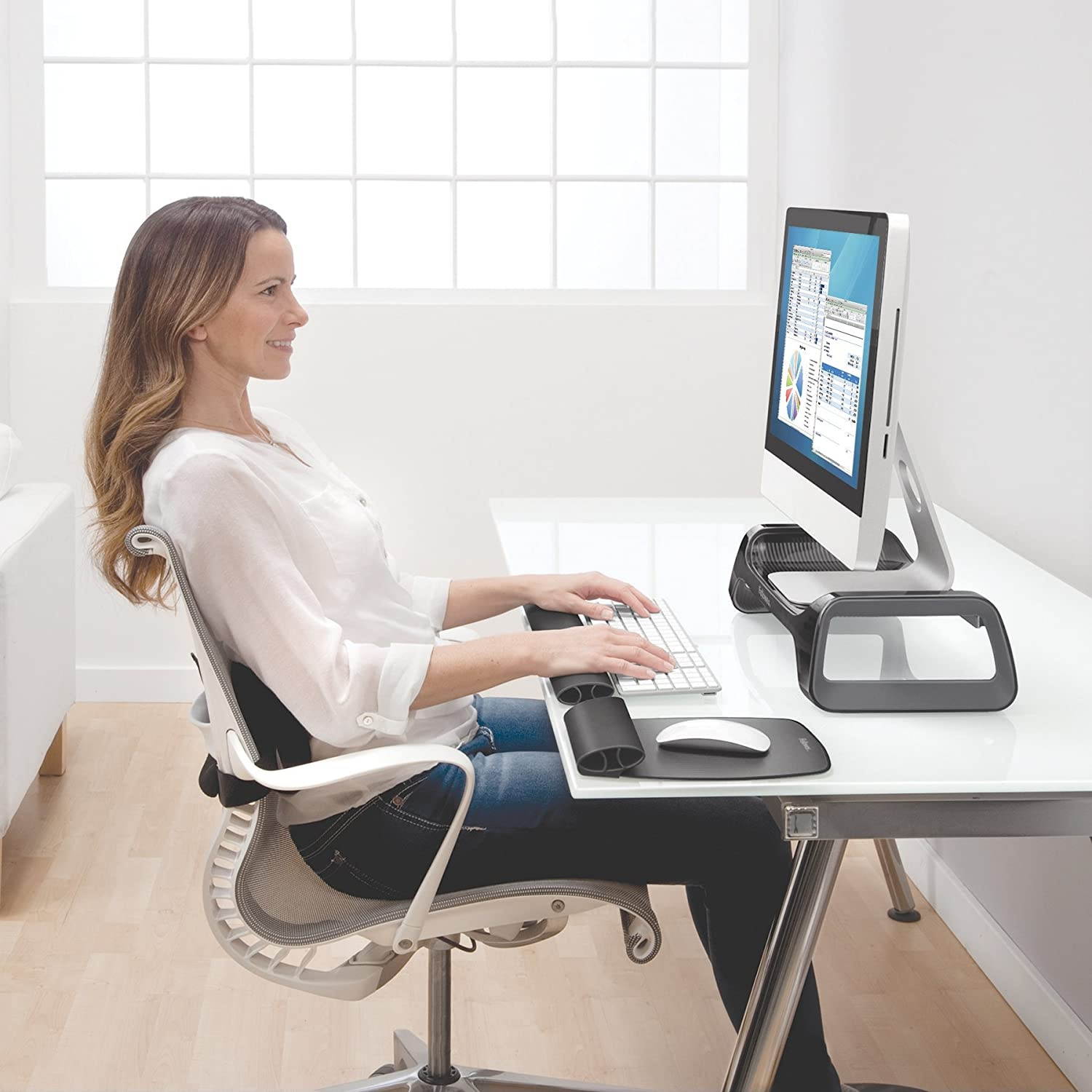 Fellowes I-Spire Series Wrist Rocker, Mouse Pad with Rocking Motion Support, Black/Gray (9472901)