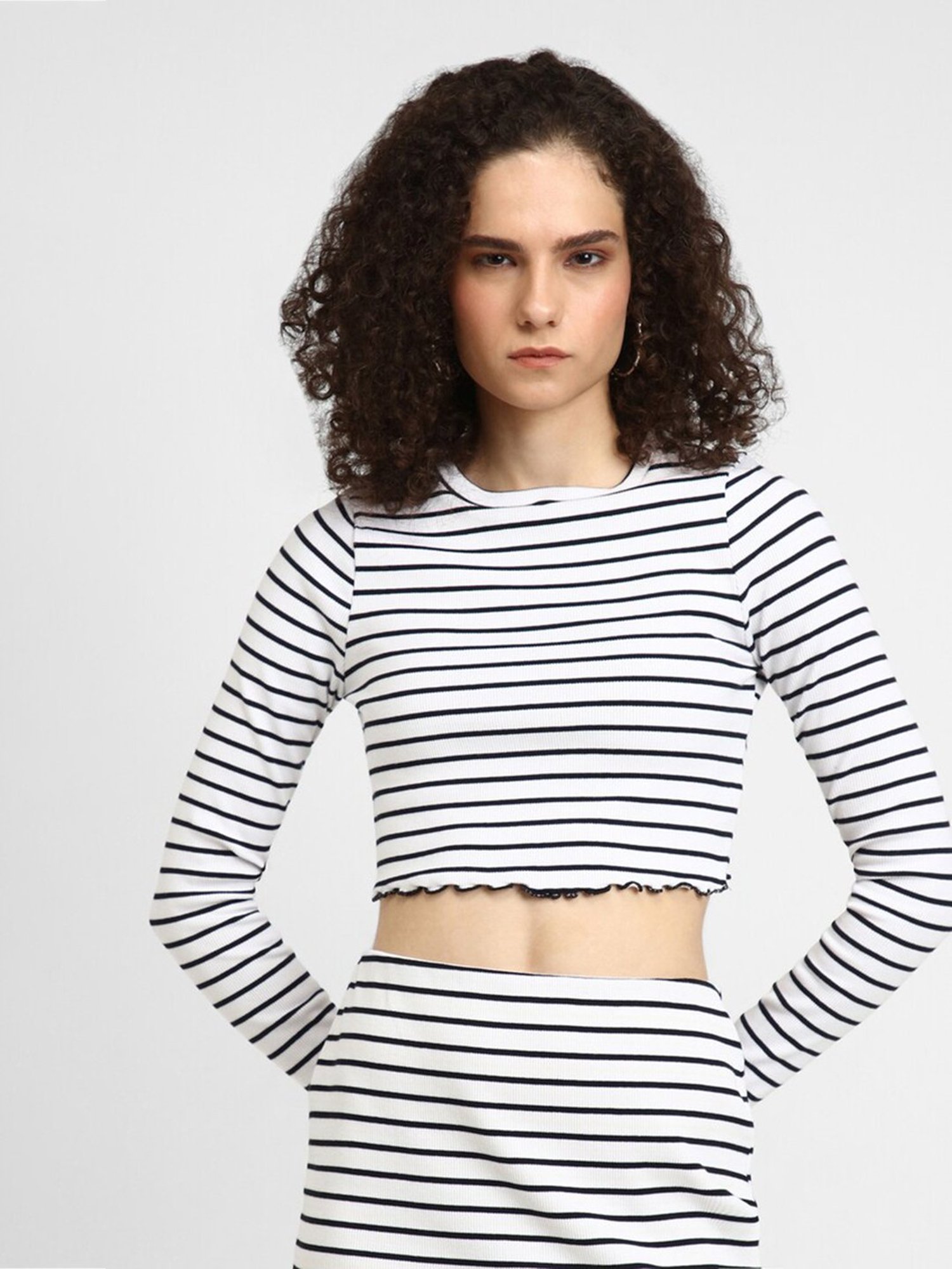 Forever 21 White & Black Cotton Striped Crop Top