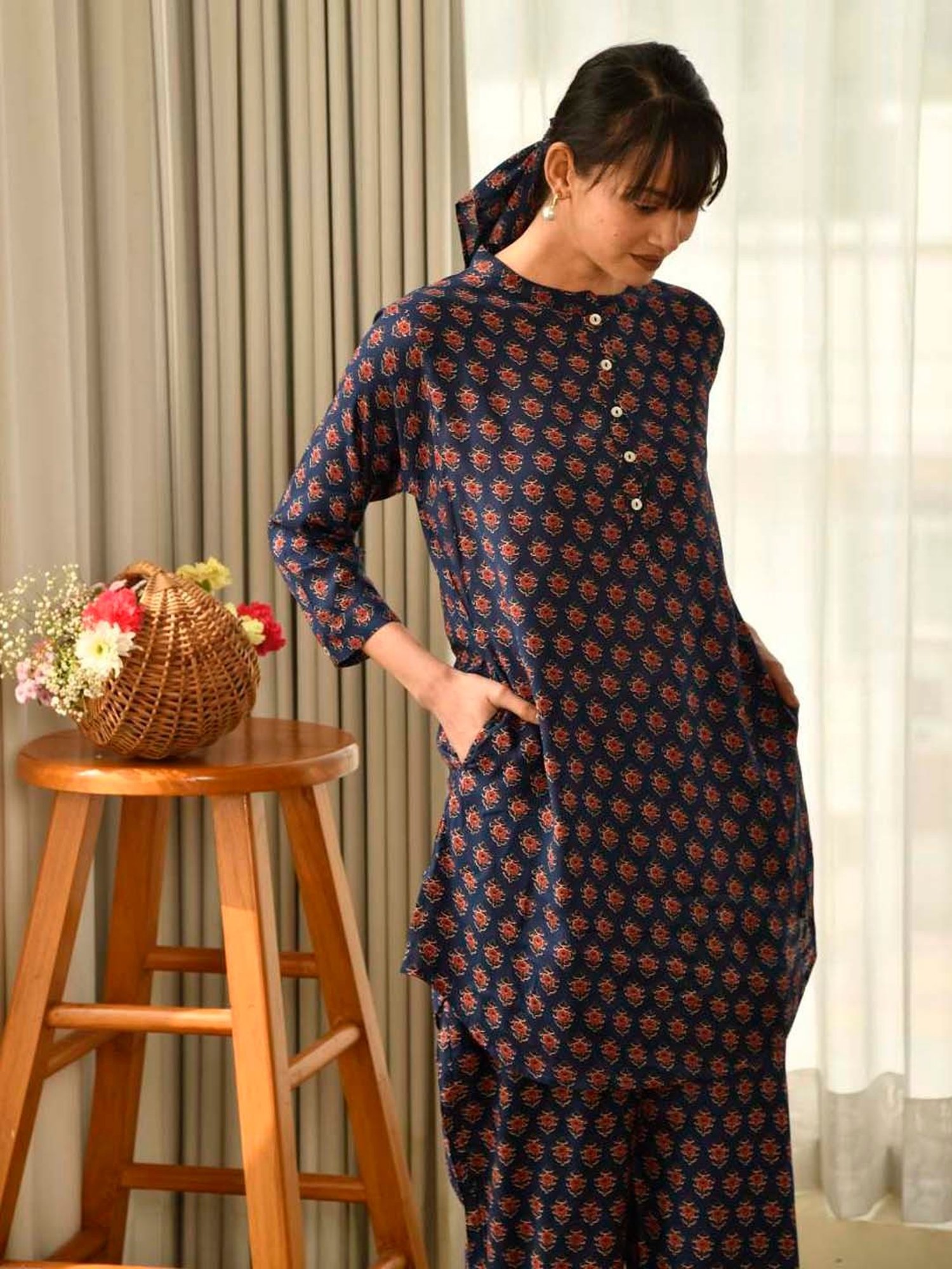 Ekohum Blue Printed Muslin Kurta with Pant Co-Ord Set