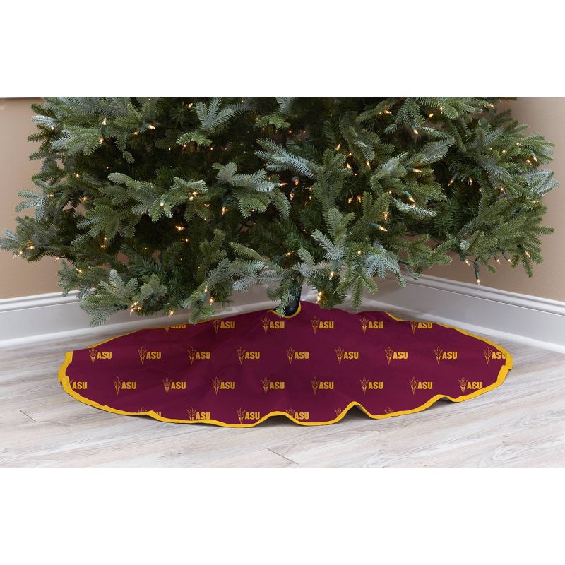 Fabrique NCAA Oregon Team Inflatable Helmet   4 ft., 4 ft Tall, Green