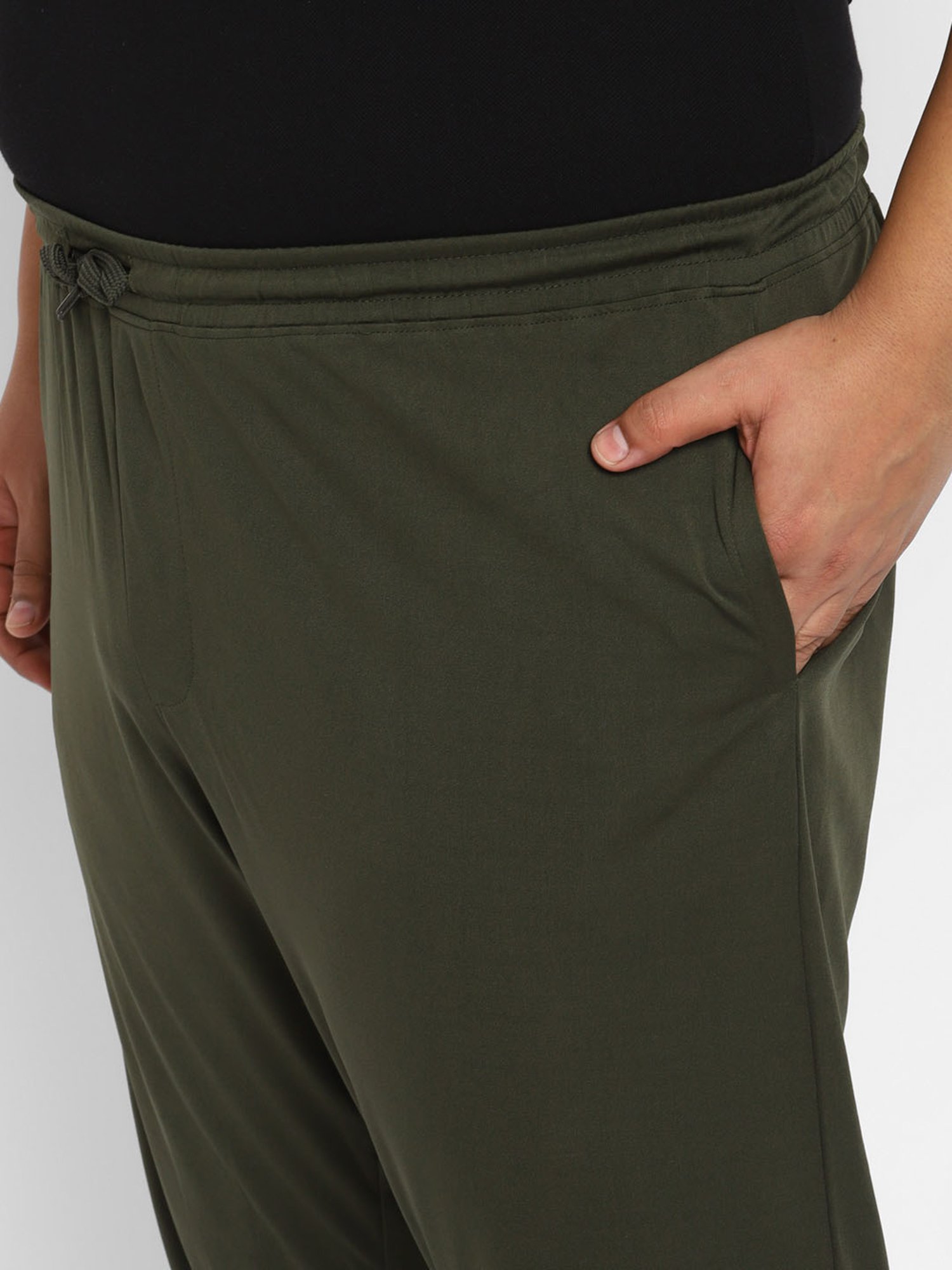 Yuuki Olive Jogger Fit Joggers