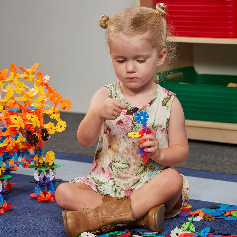 ECR4Kids Junior Connect-a-Cog Connecting Flakes | Math Manipulative Sensory Learning Toy | 2000 pc