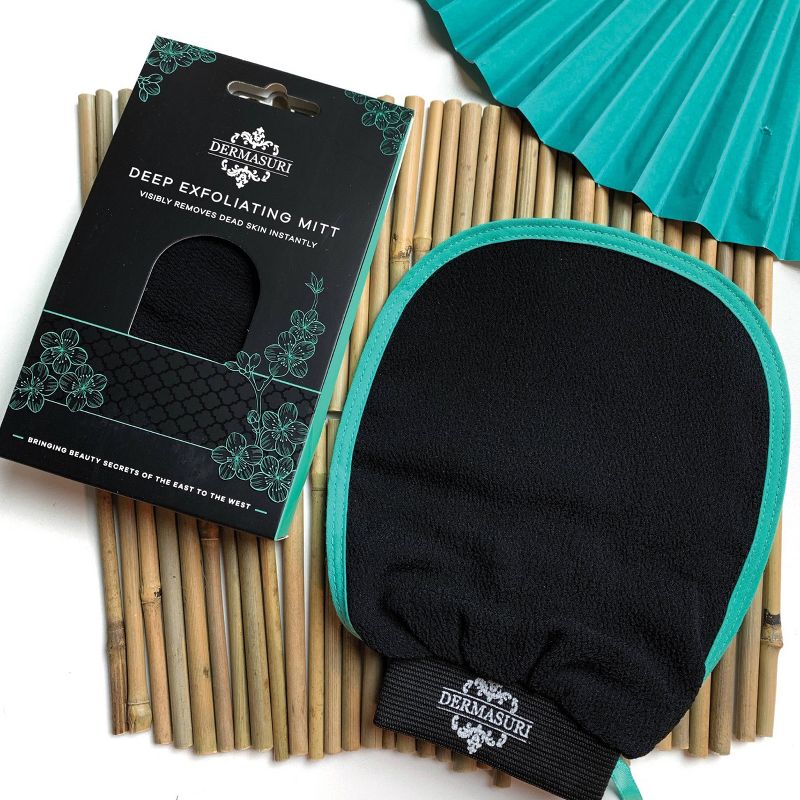 Skin Camp Dermaplaning Kit with Two Replacement Heads