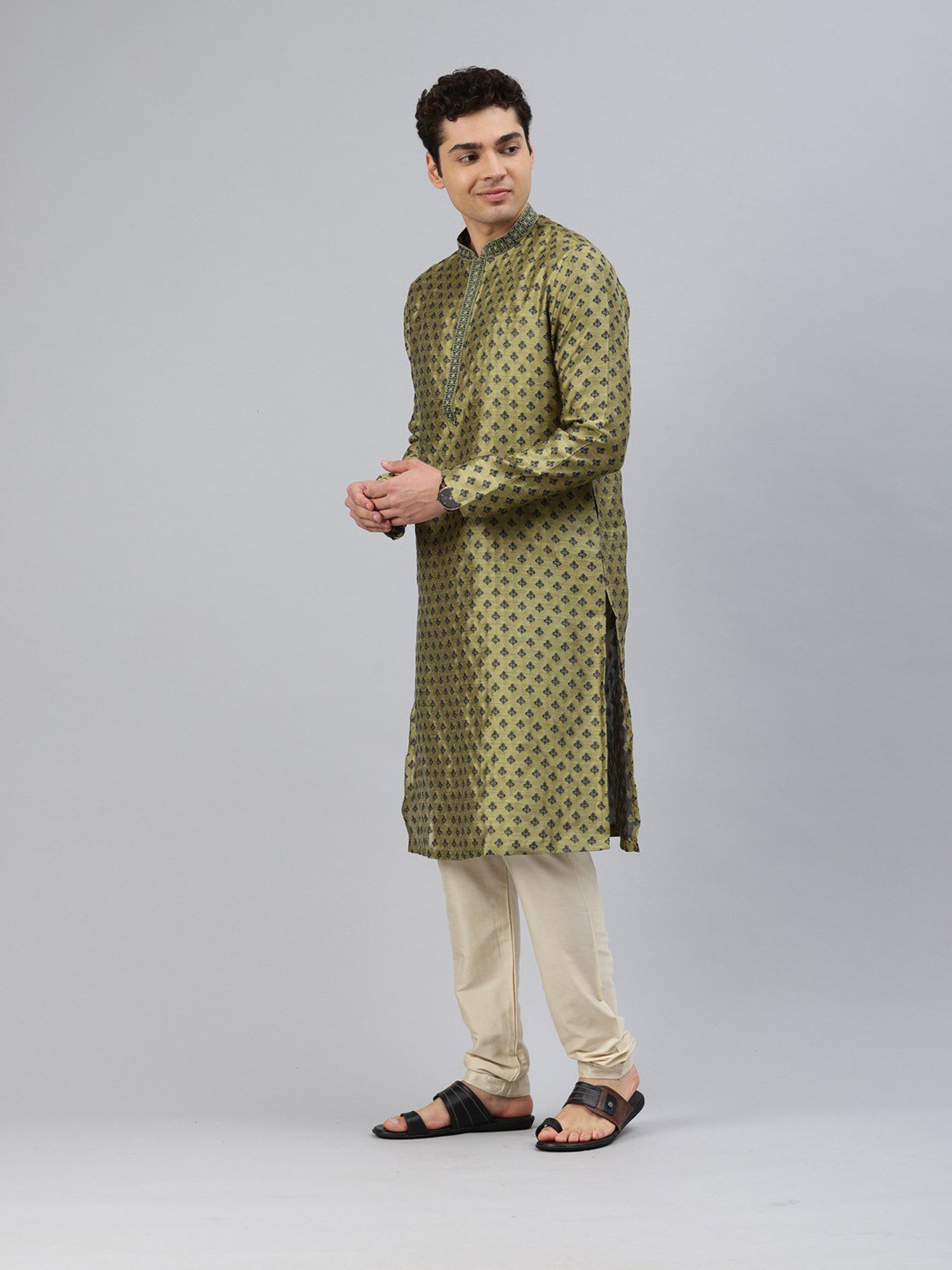 Manthan Green & Cream Regular Fit Self Design Kurta & Pyjamas Set